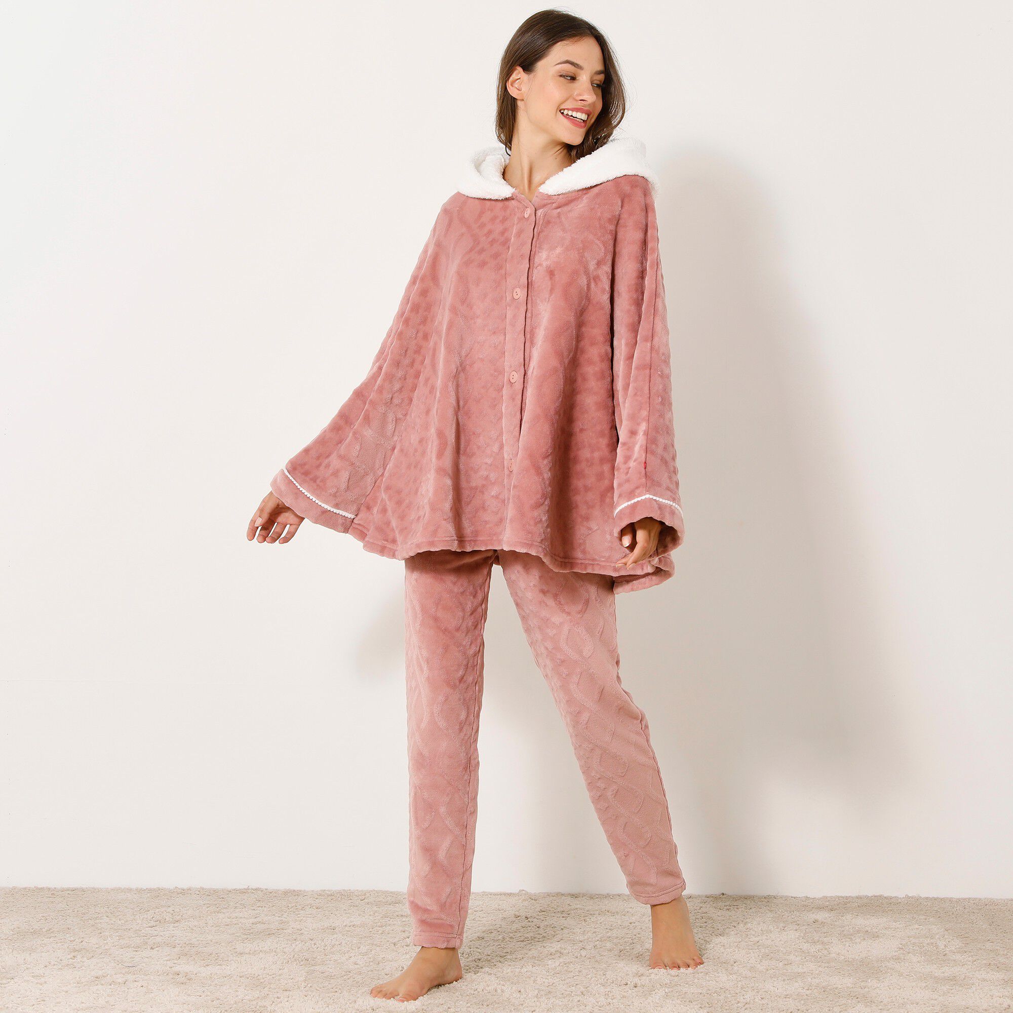 Poncho lama maille polaire texturée, toucher peluche