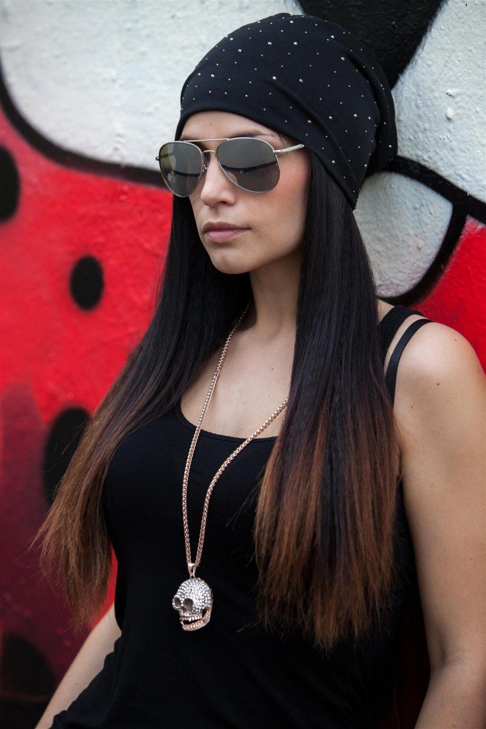 styleBREAKER Beanie (1-St) Beanie mit Strass Nieten Applikation