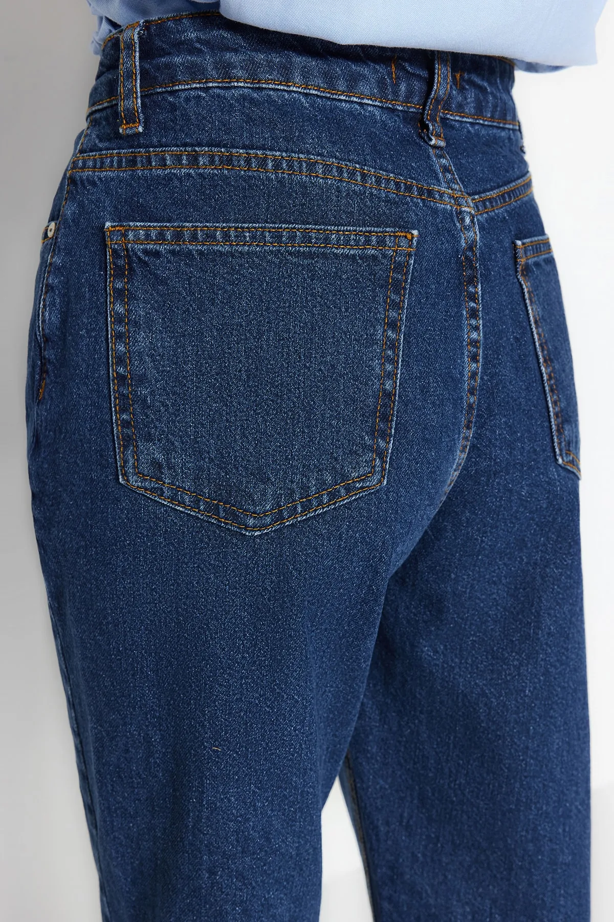 Trendyol Collection  Marineblaue Mom-Jeans mit hoher Taille TWOSS20JE0108