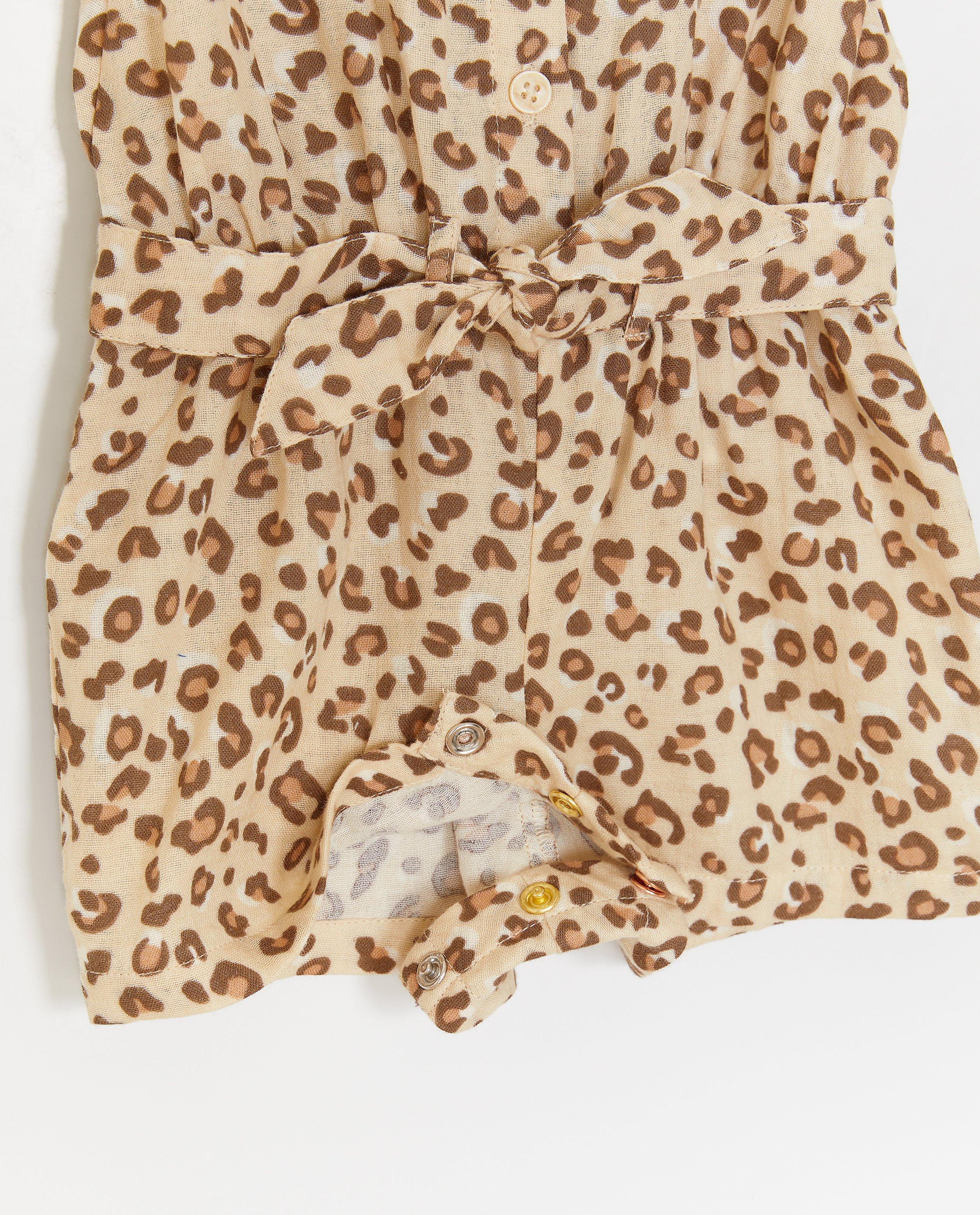 Salopetă Cuddles and Smiles cu imprimeu leopard bej deschis