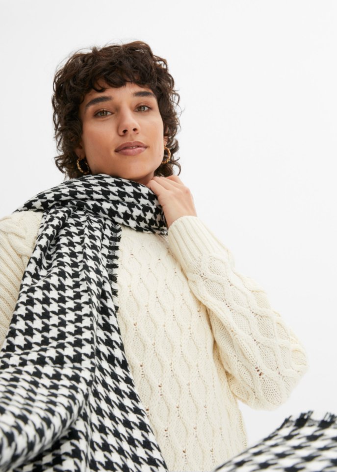 Strickpullover mit Zopfmuster