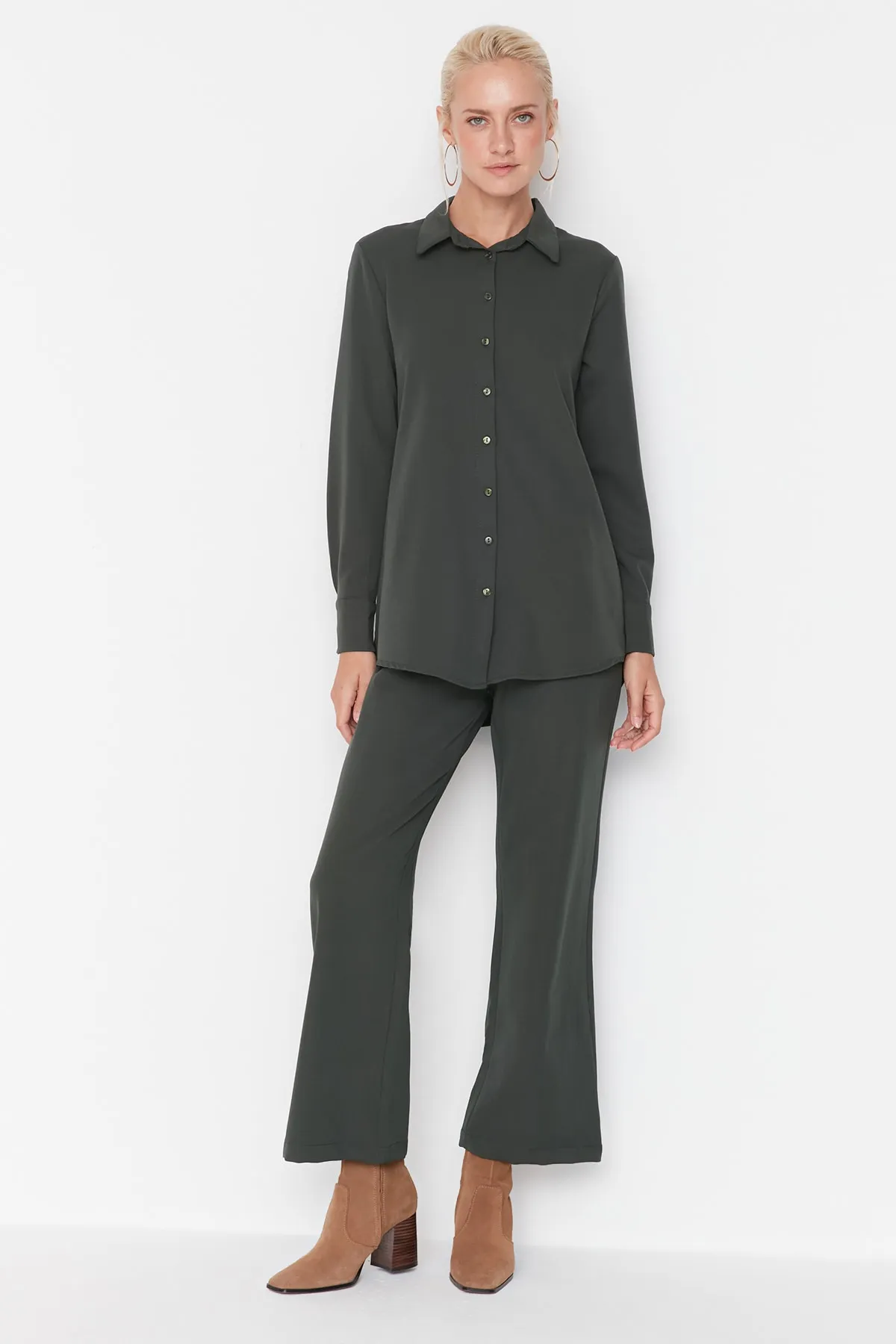 Trendyol Modest  Dunkelkhakifarbenes Hemd-Hosen-Gewebeset TCTAW23US00112