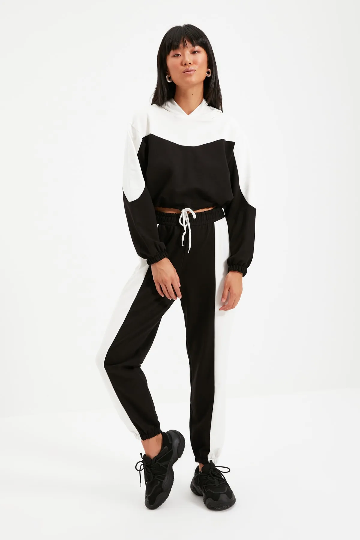 Trendyol Collection  Trainingsanzug - Schwarz - Regular Fit