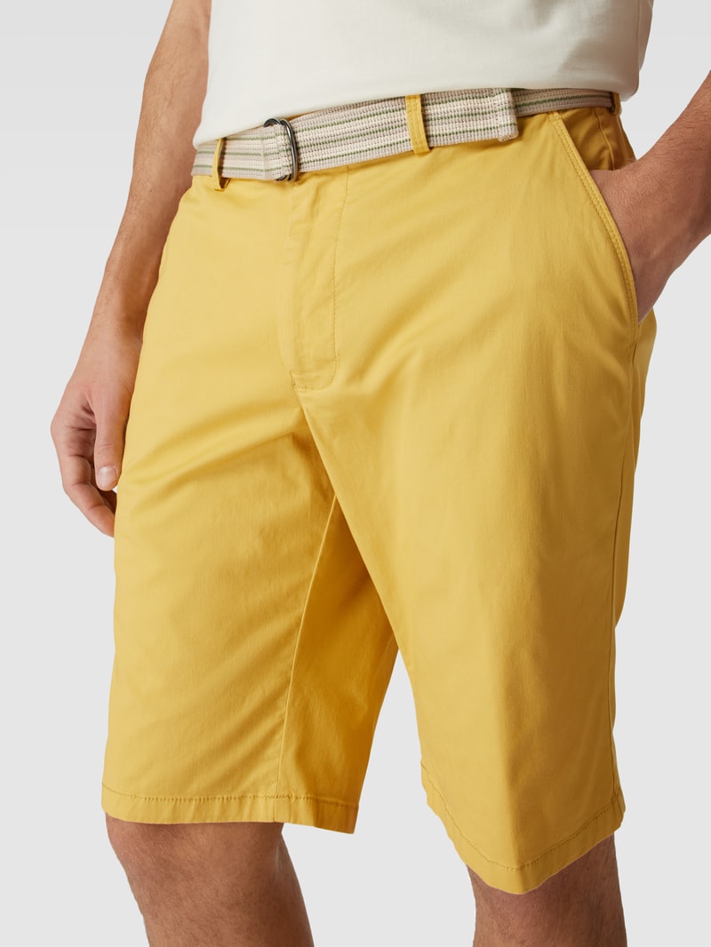 Bermudas mit Stoffgürtel in hellgelb