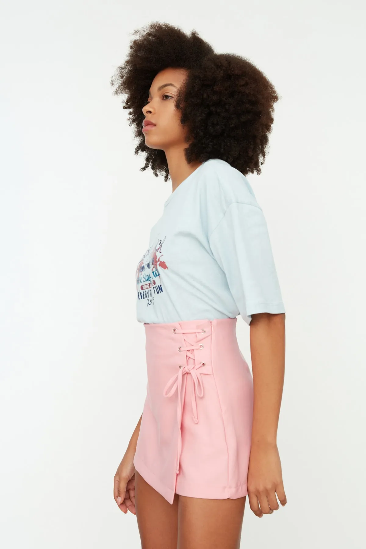 Trendyol Collection  Shorts - Rosa - Hoher Bund