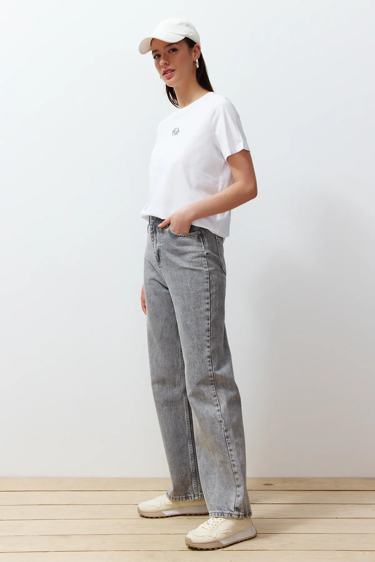 Trendyol Collection  T-Shirt - Weiß - Regular Fit