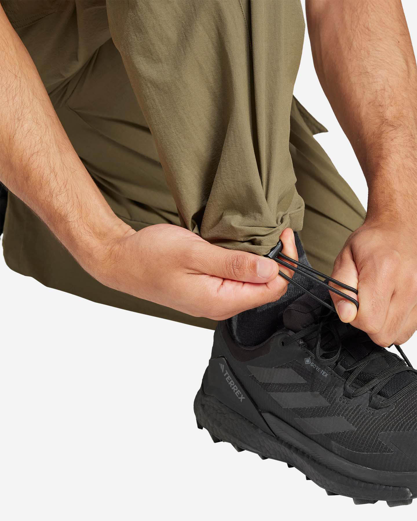 Pánske outdoorové nohavice Adidas Cargo M JF3714