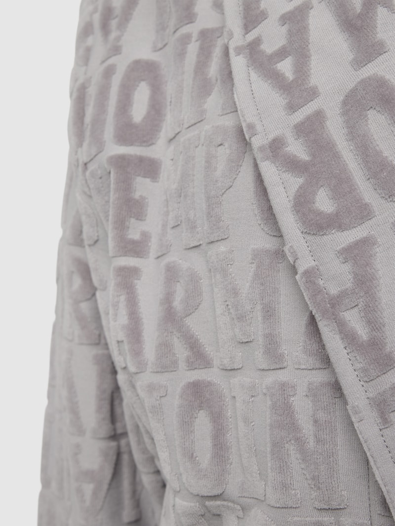 Bademantel mit Label-Muster in ecru