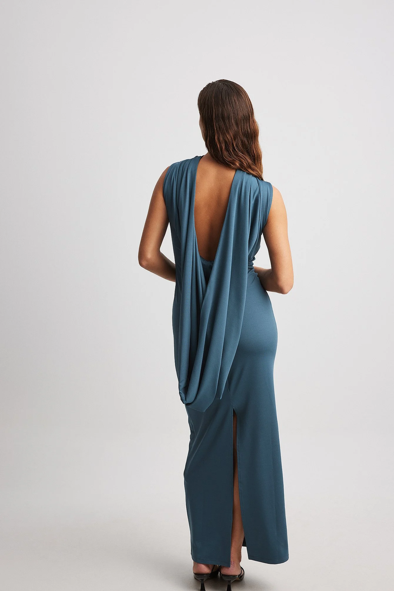 Maxikleid mit Kapuze