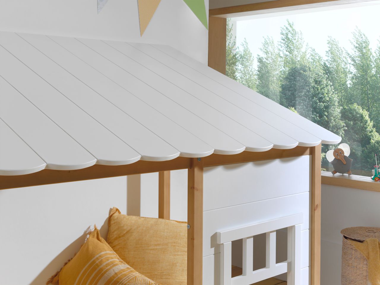 VIPACK Landhausbett mit Dach, Liegefläche 90 x 200 cm, inkl. Lattenrost, Ausf. teilmassiv Kiefer, Farbe Oak/Weiß