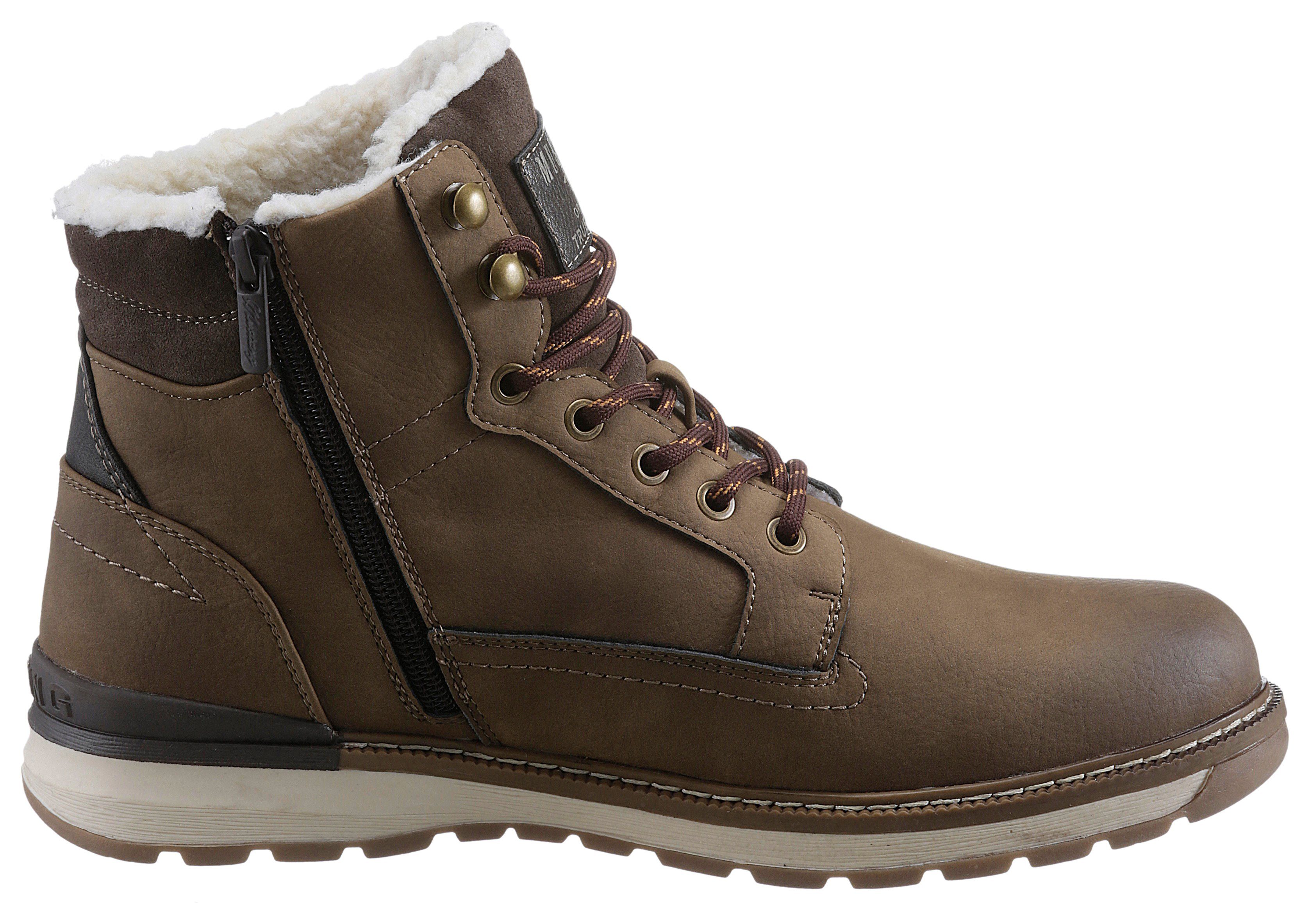 Mustang Shoes Winterboots mit Niete und Ziernähten