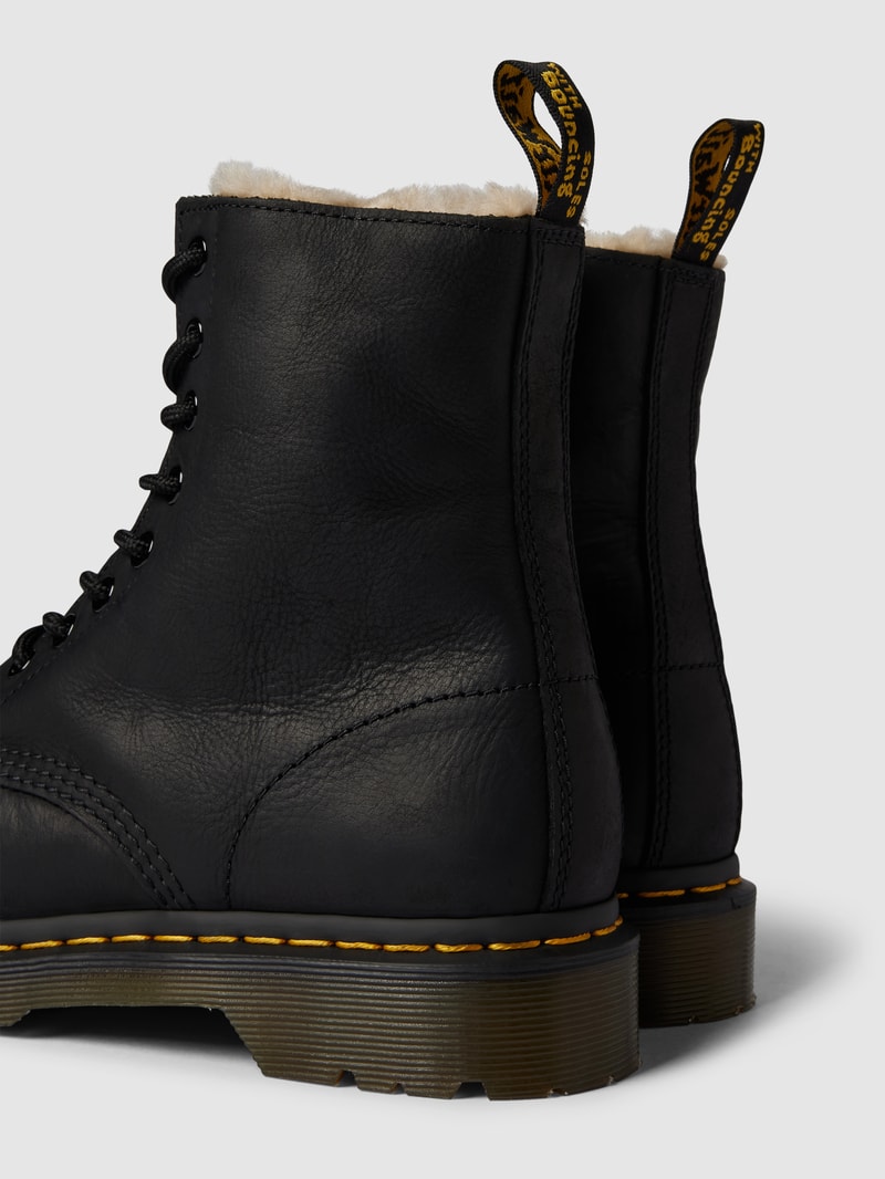 Schnürboots mit Label-Detail in schwarz