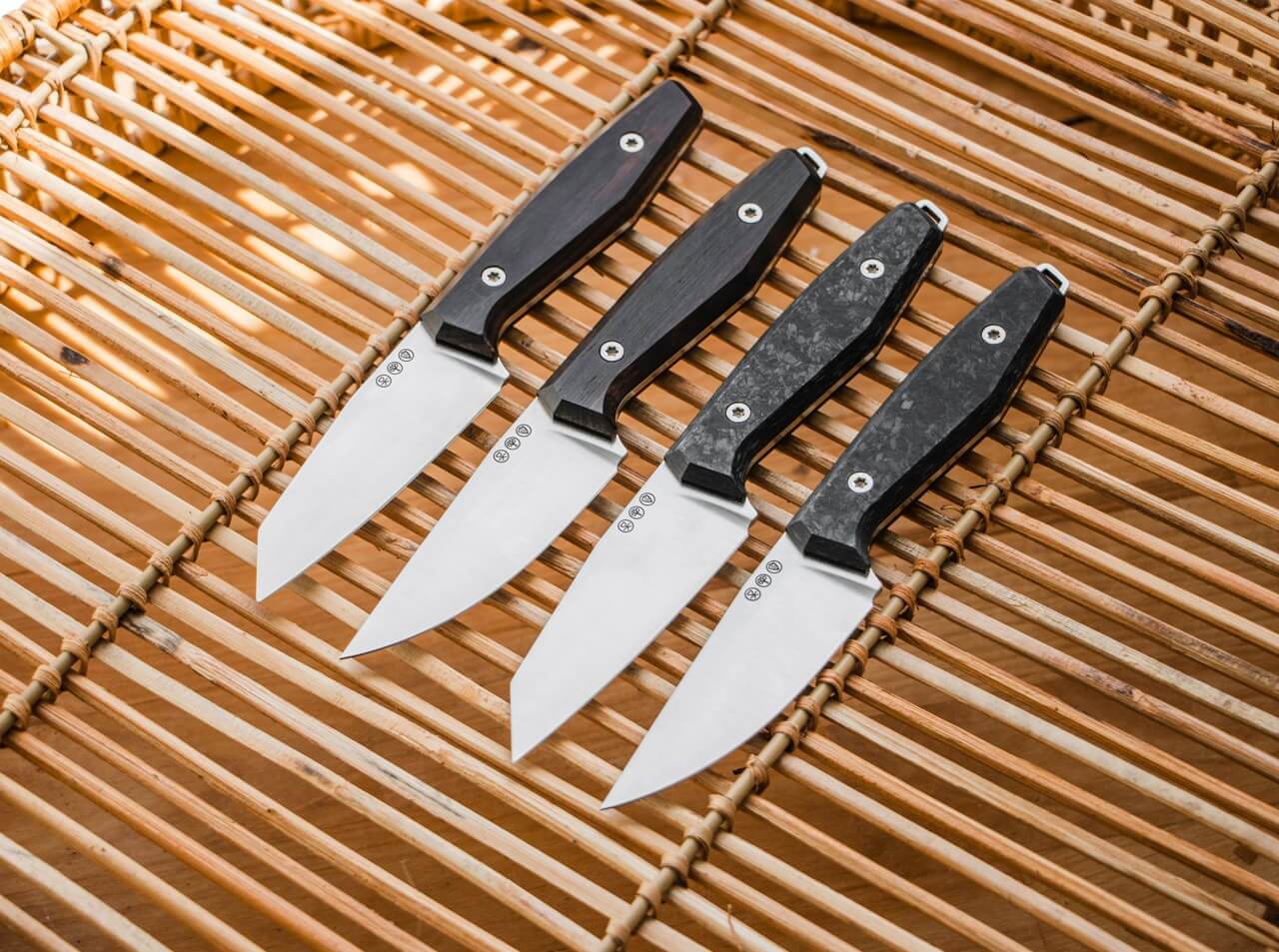 Daily Knives AK1 Droppoint CF