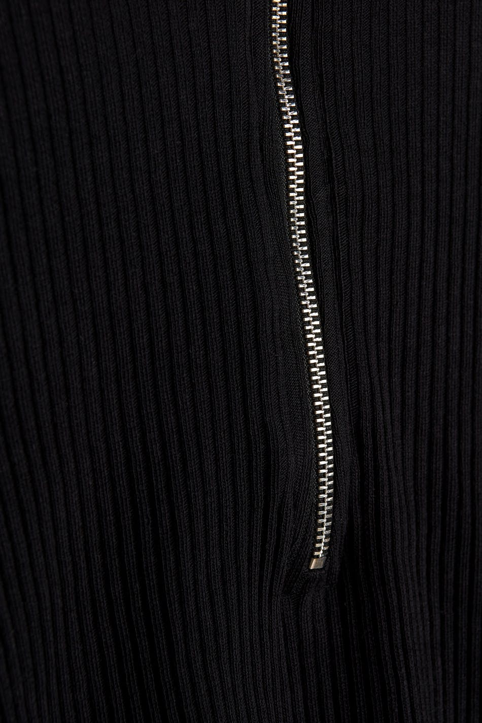 Ketty zip top
