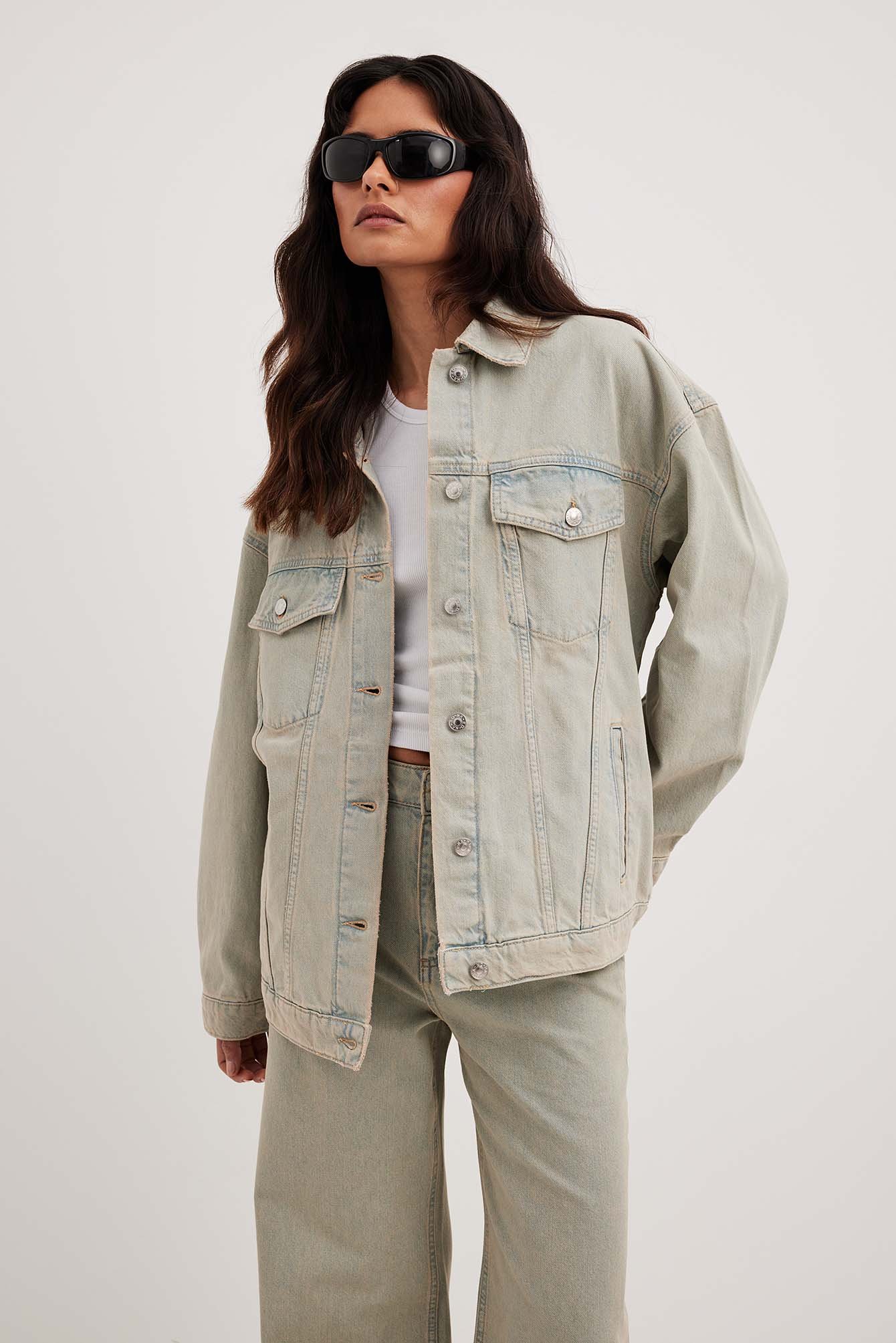 Klassische Oversize-Denimjacke