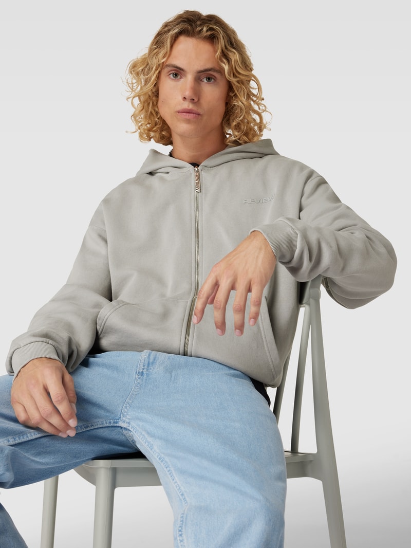Sweatjacke mit Känguru-Tasche in mittelgrau