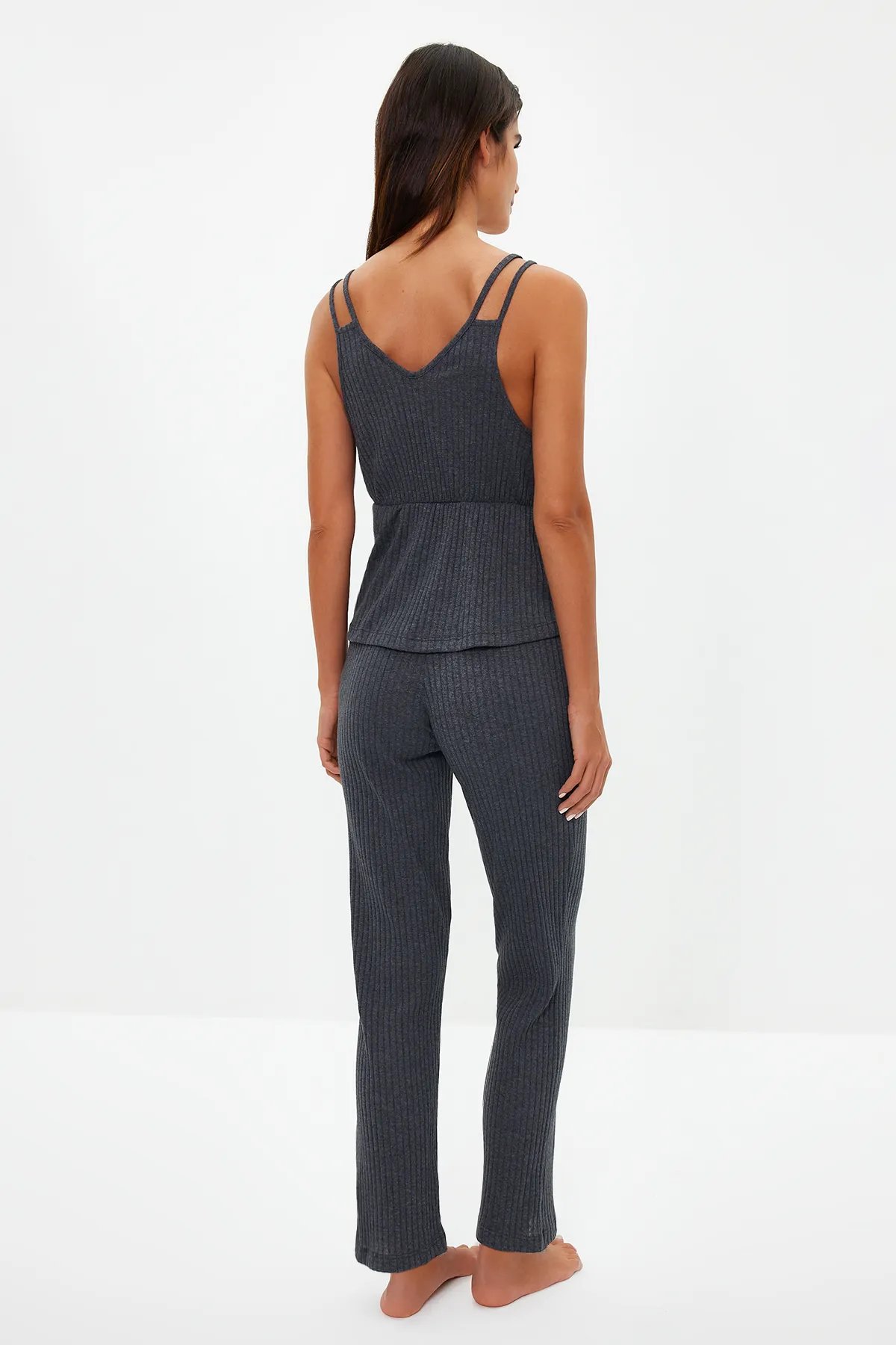 Trendyol Collection  Anthrazitfarbenes Pyjama-Set aus geripptem Baumwollseil mit Riemen THMSS21PT0125