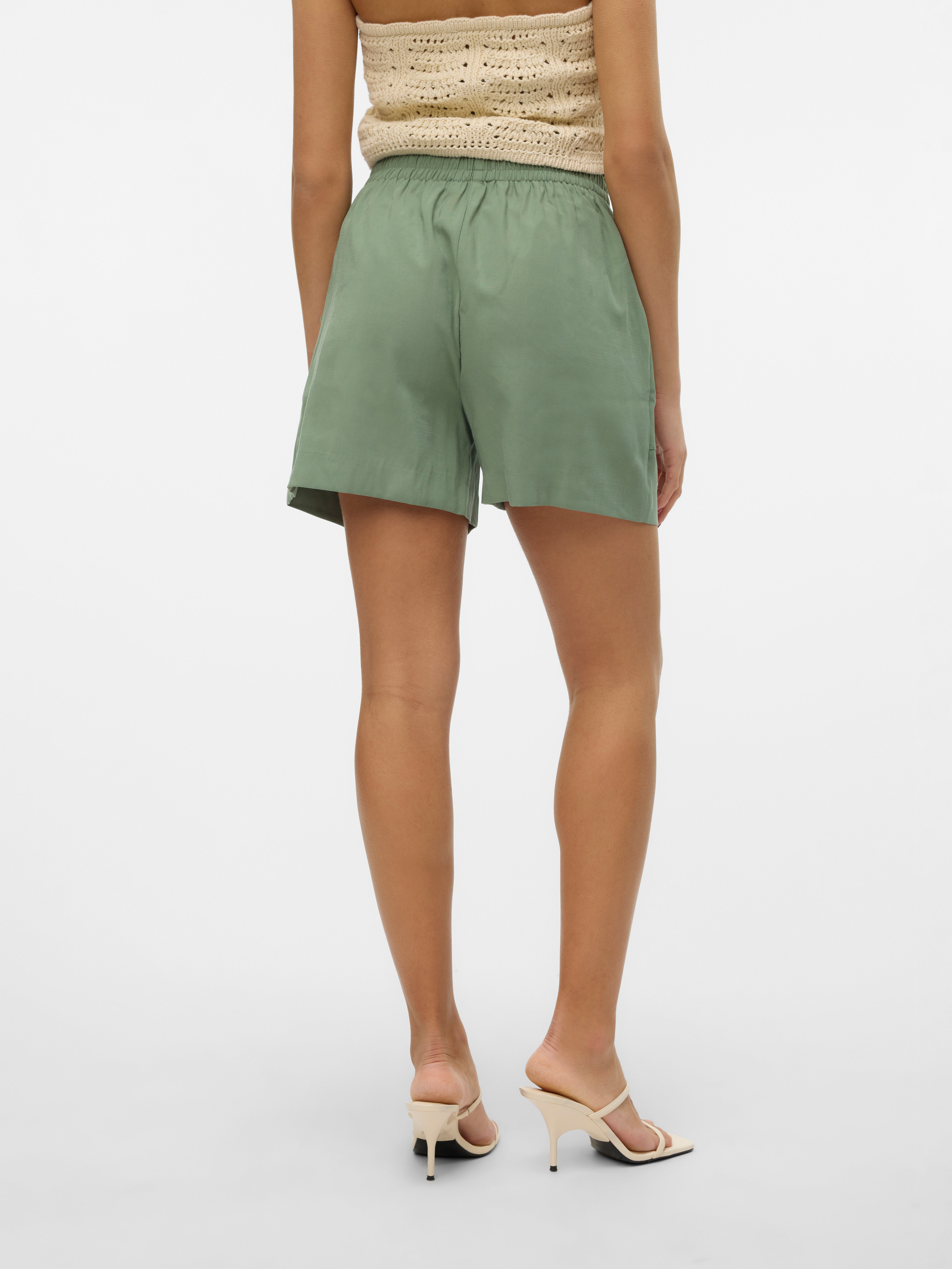 VMCARISA Shorts