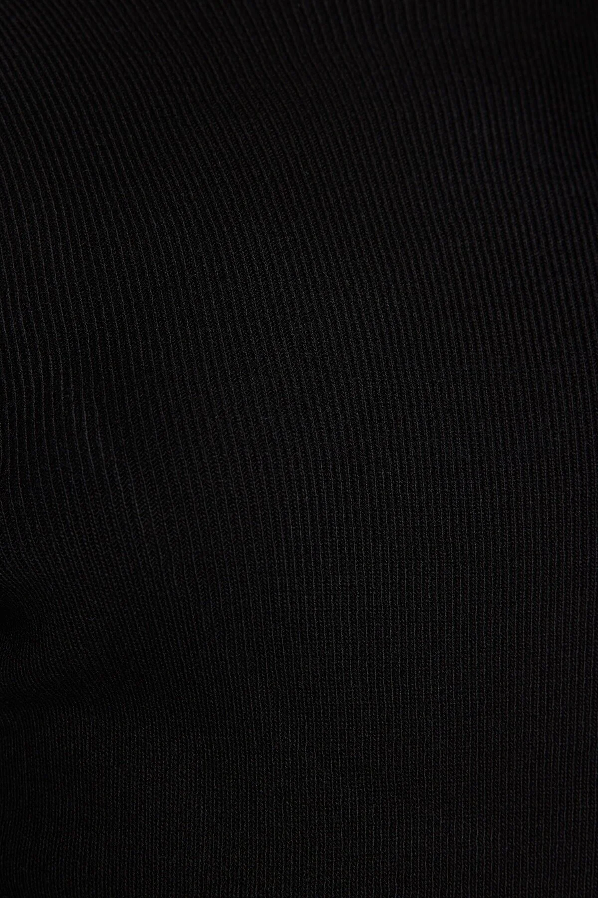 Trendyol Collection  Schwarzes Mini-Strickkleid mit detailliertem Rückenausschnitt TWOAW24EL00089