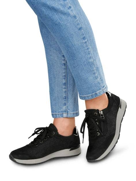 Schnürschuh