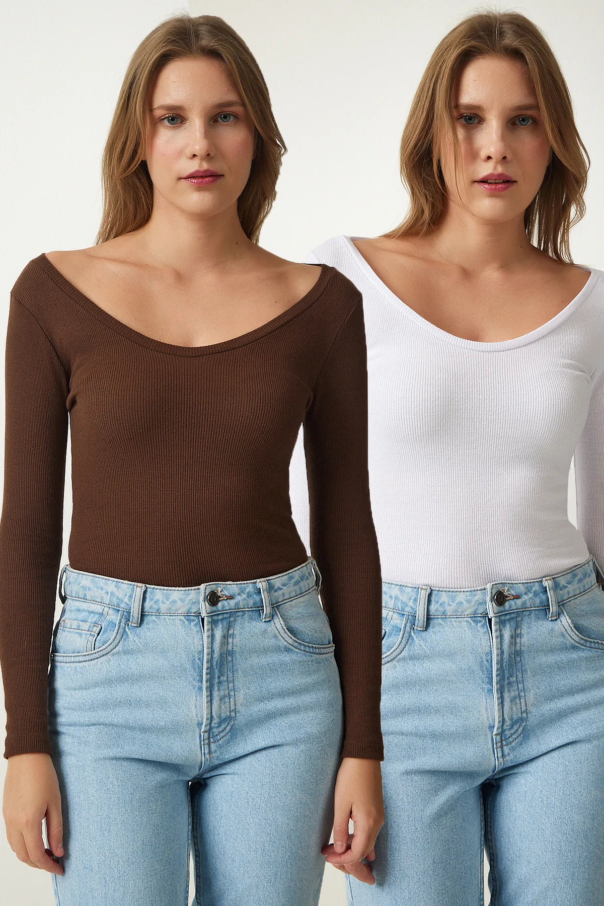 Happiness İstanbul  Braun-weiße Damen-Strickbluse mit V-Ausschnitt im 2er-Pack GT00058