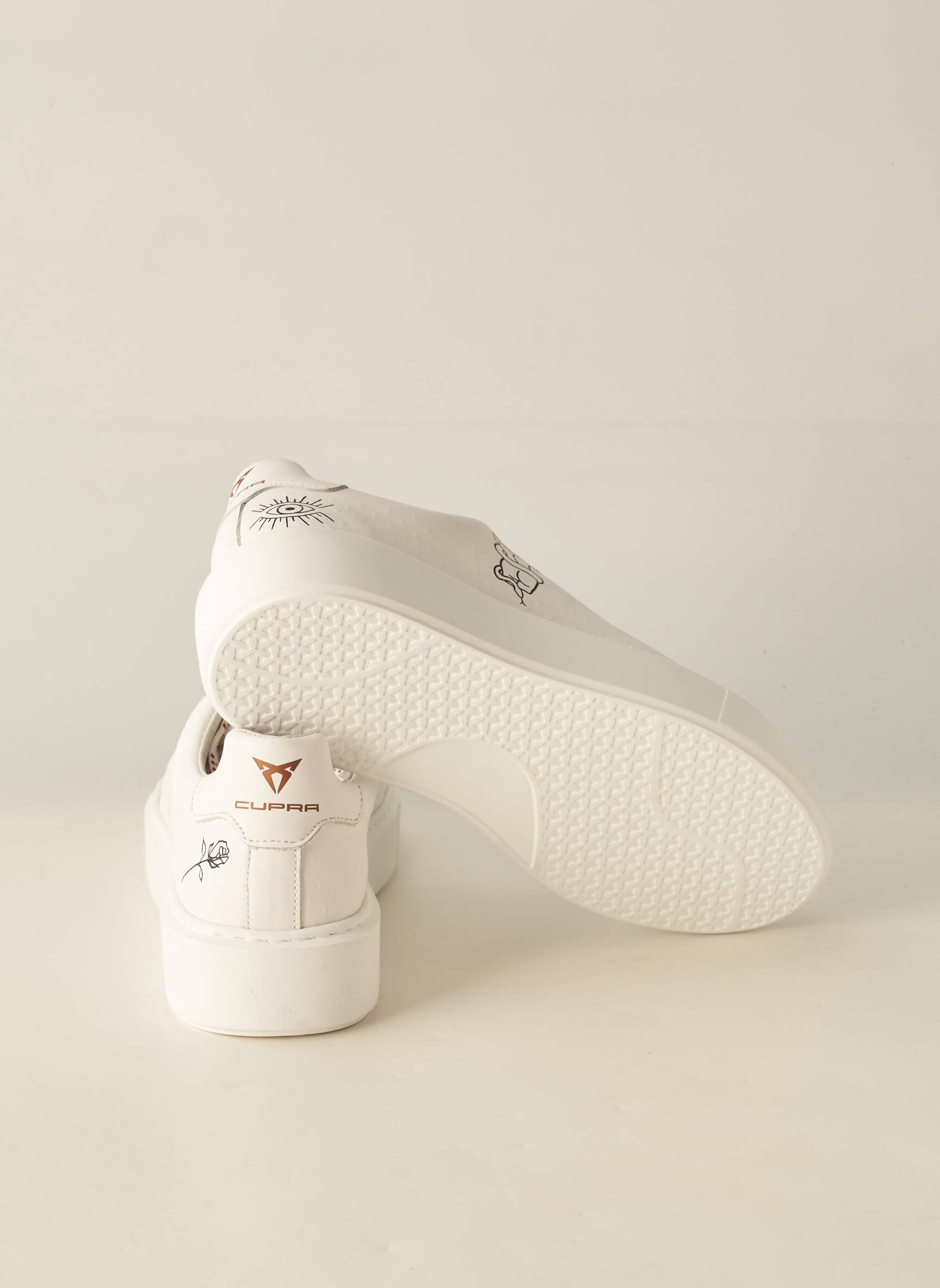 Mikakus Baskets Femme couleur blanc