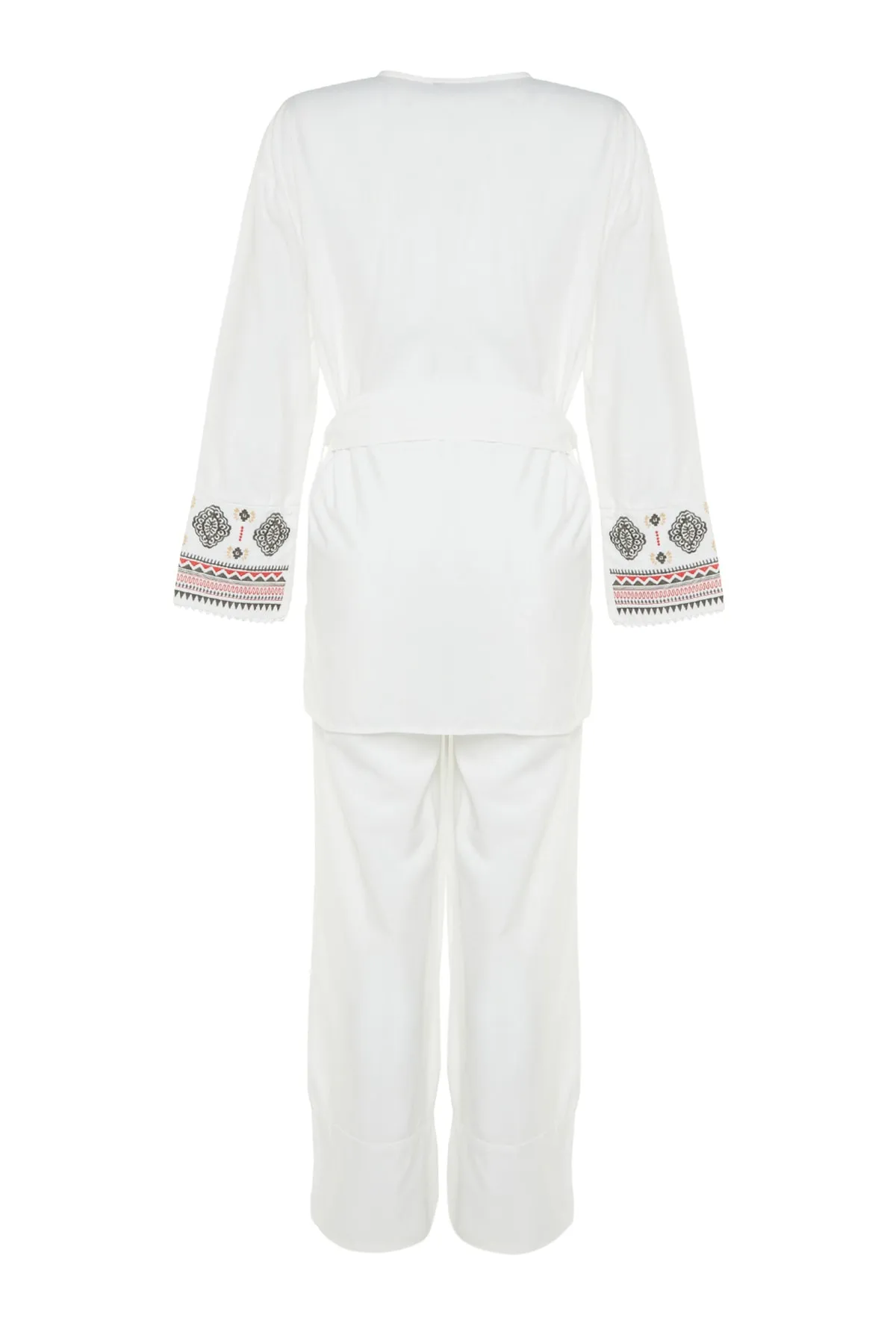 Trendyol Modest  Ecrufarbenes, gewebtes Tunika-Hosen-Set mit Gürtel und ethnischem Muster TCTSS23US00042