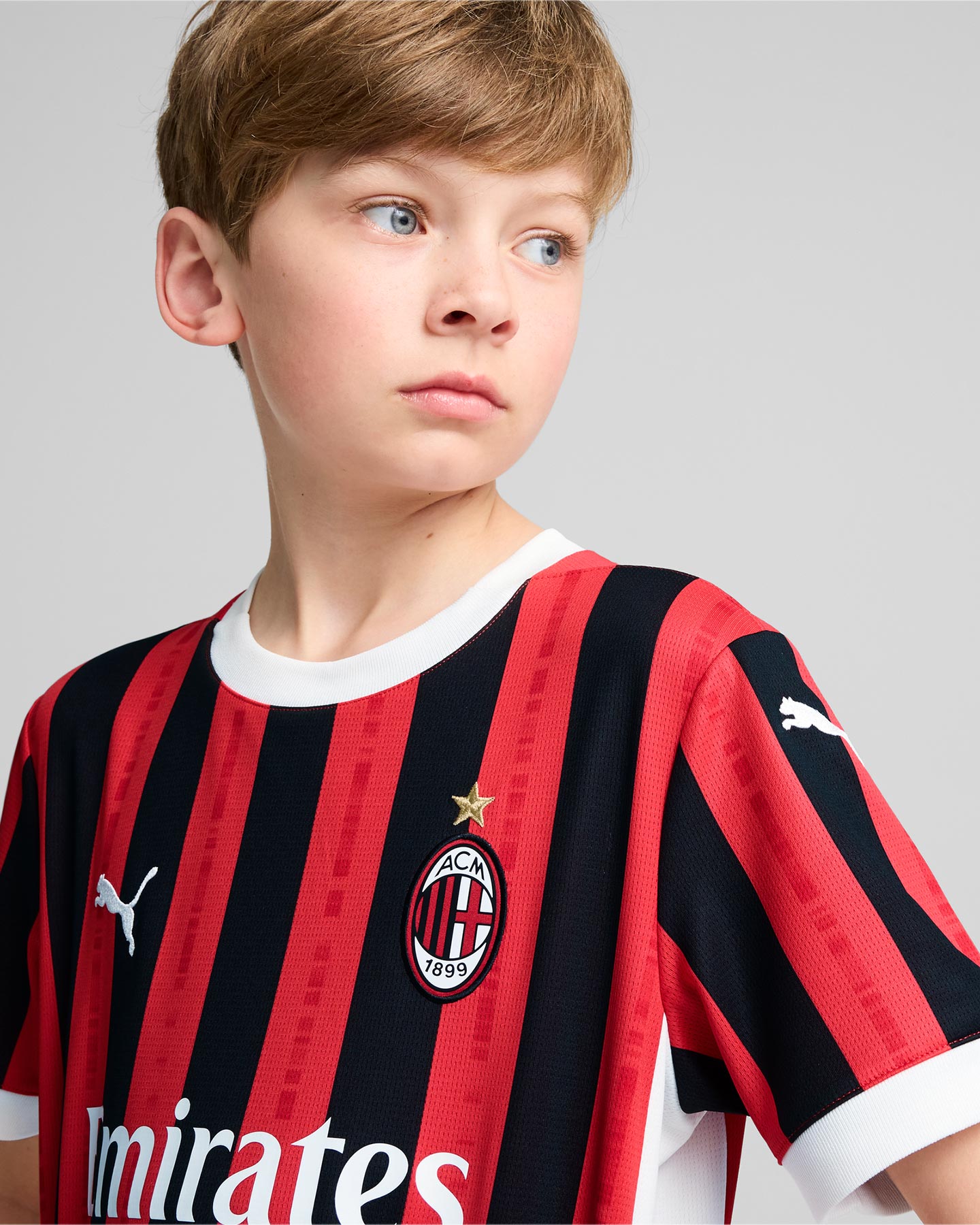 Oficiálny futbalový dres Puma Milan Home 24-25 Jr 774984-01