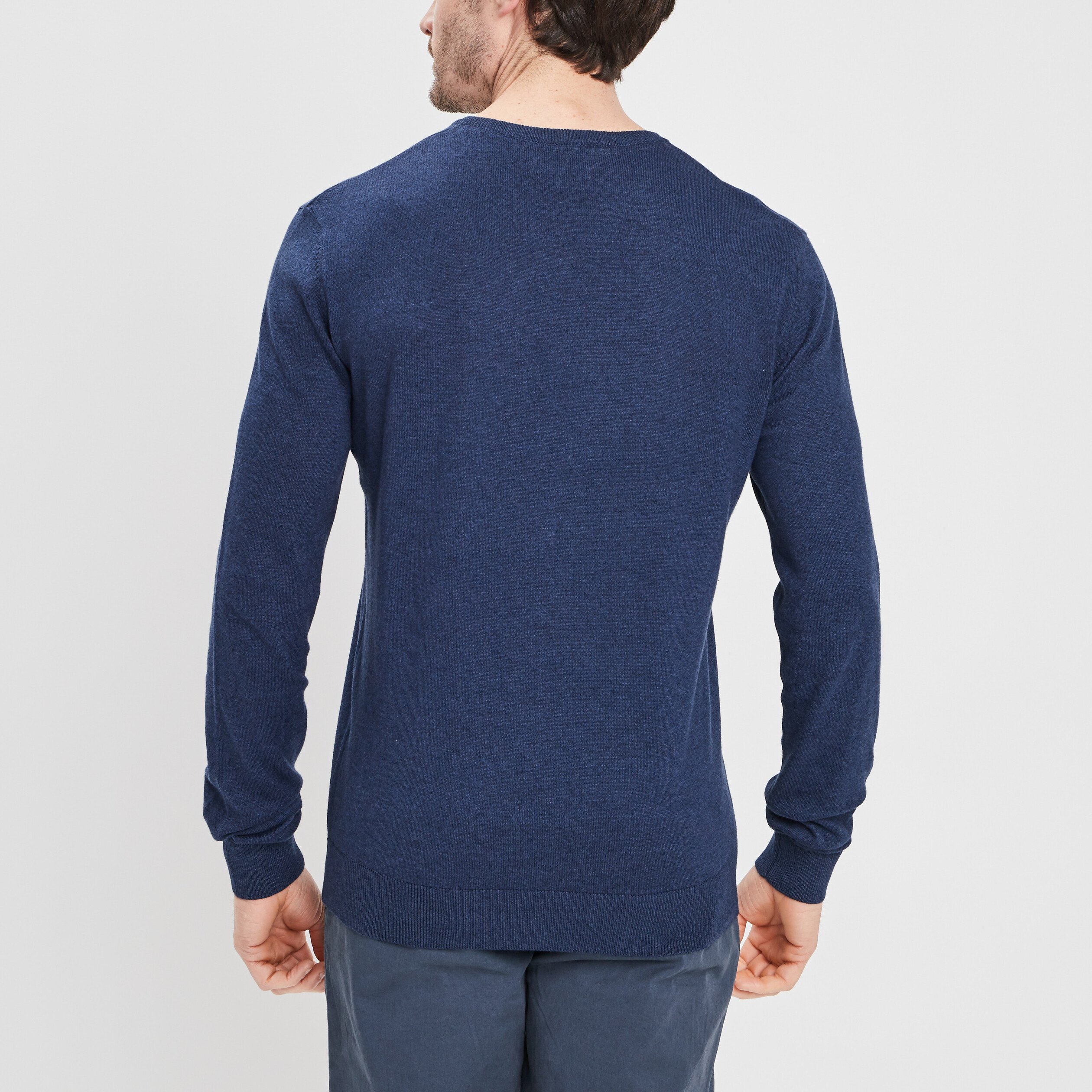 Pull avec col en V bleu marine homme | La Halle