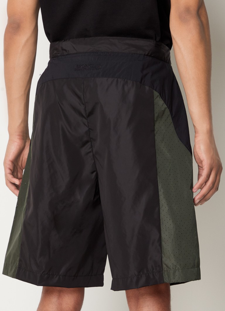Pantaloni scurți Moncler Born To Protect, croială lejeră