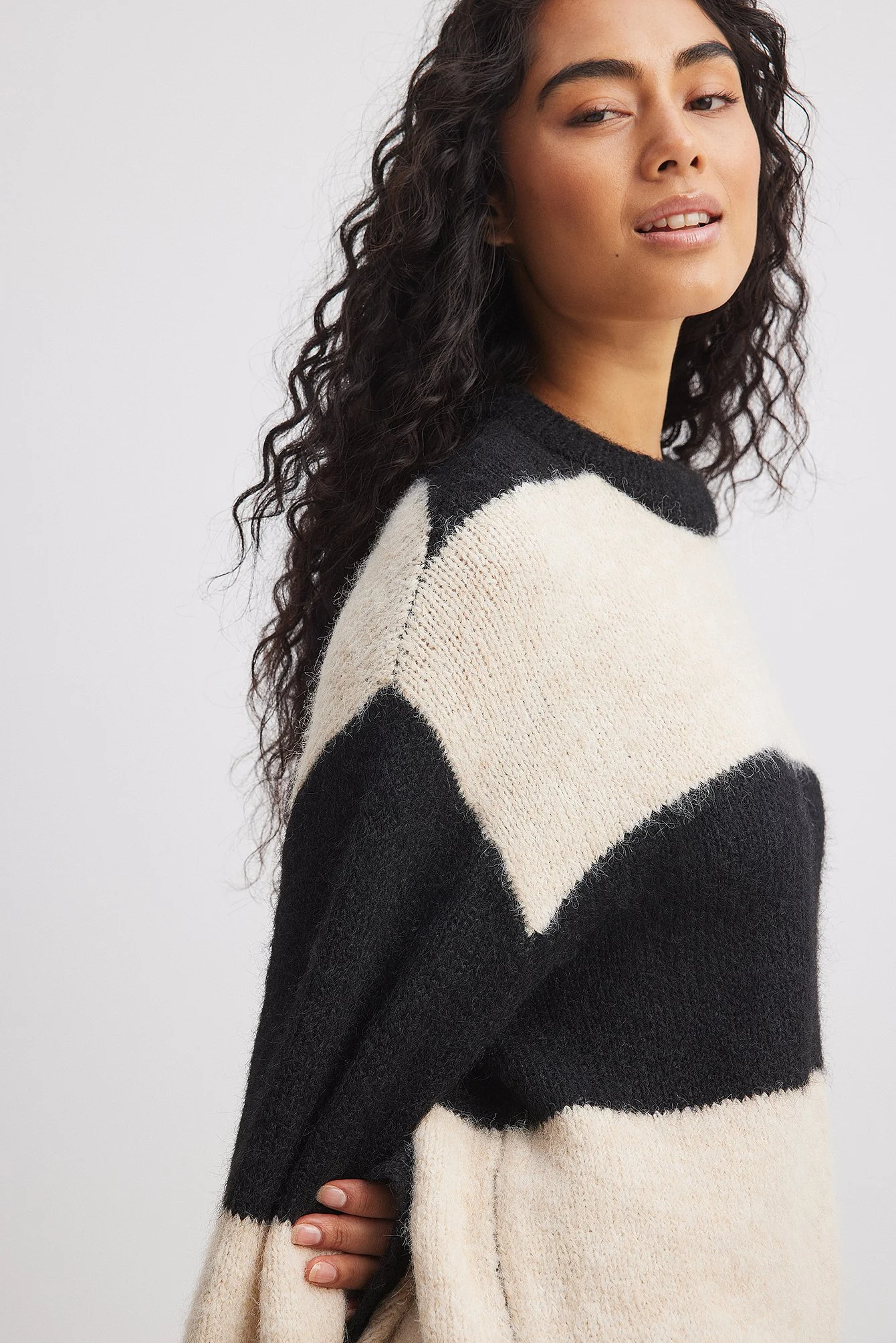 Oversize-Pullover mit Color-Block