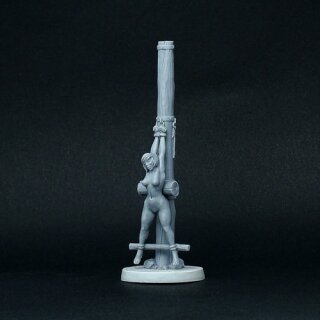 Woman stretched at stake (28 mm)