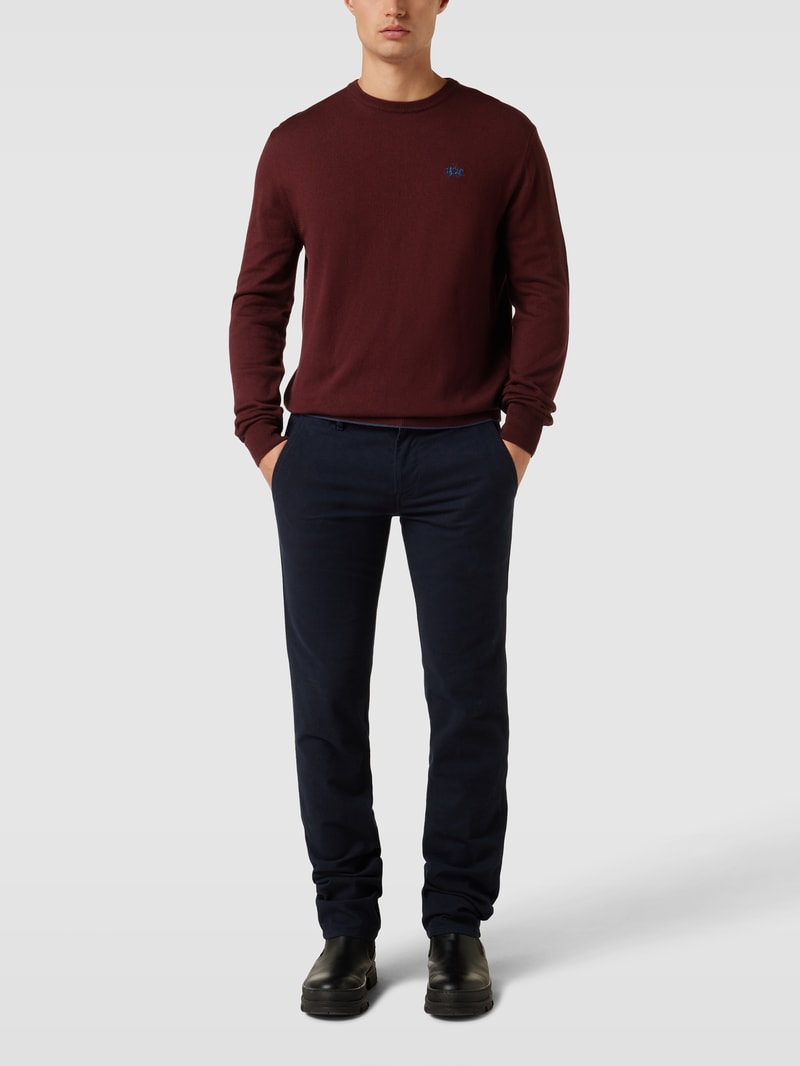 Strickpullover mit Label-Stitching in bordeaux rot