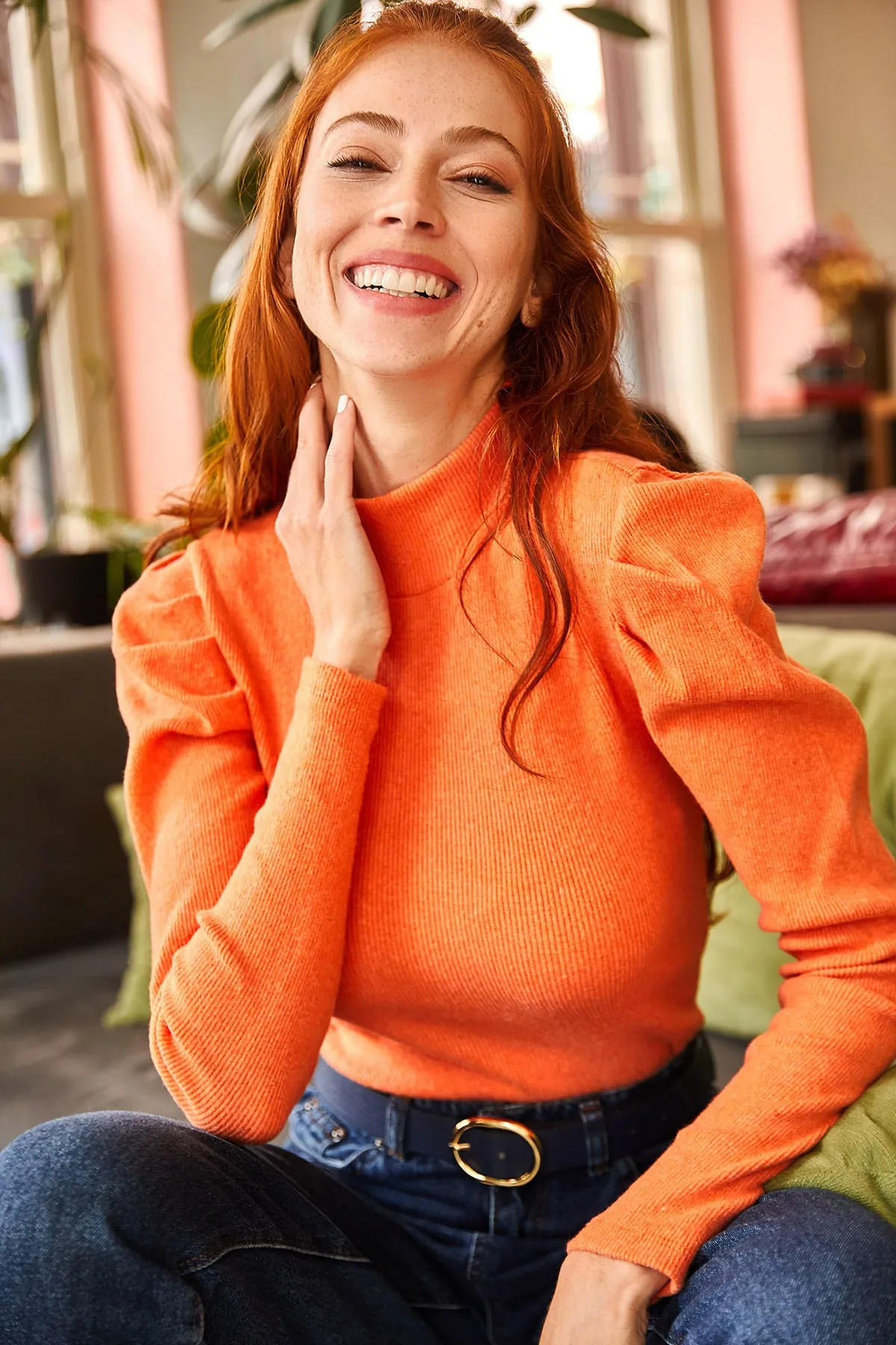 Olalook  Orangefarbene Damenbluse aus Lycra mit Prinzessinnenärmeln BLZ-19001595