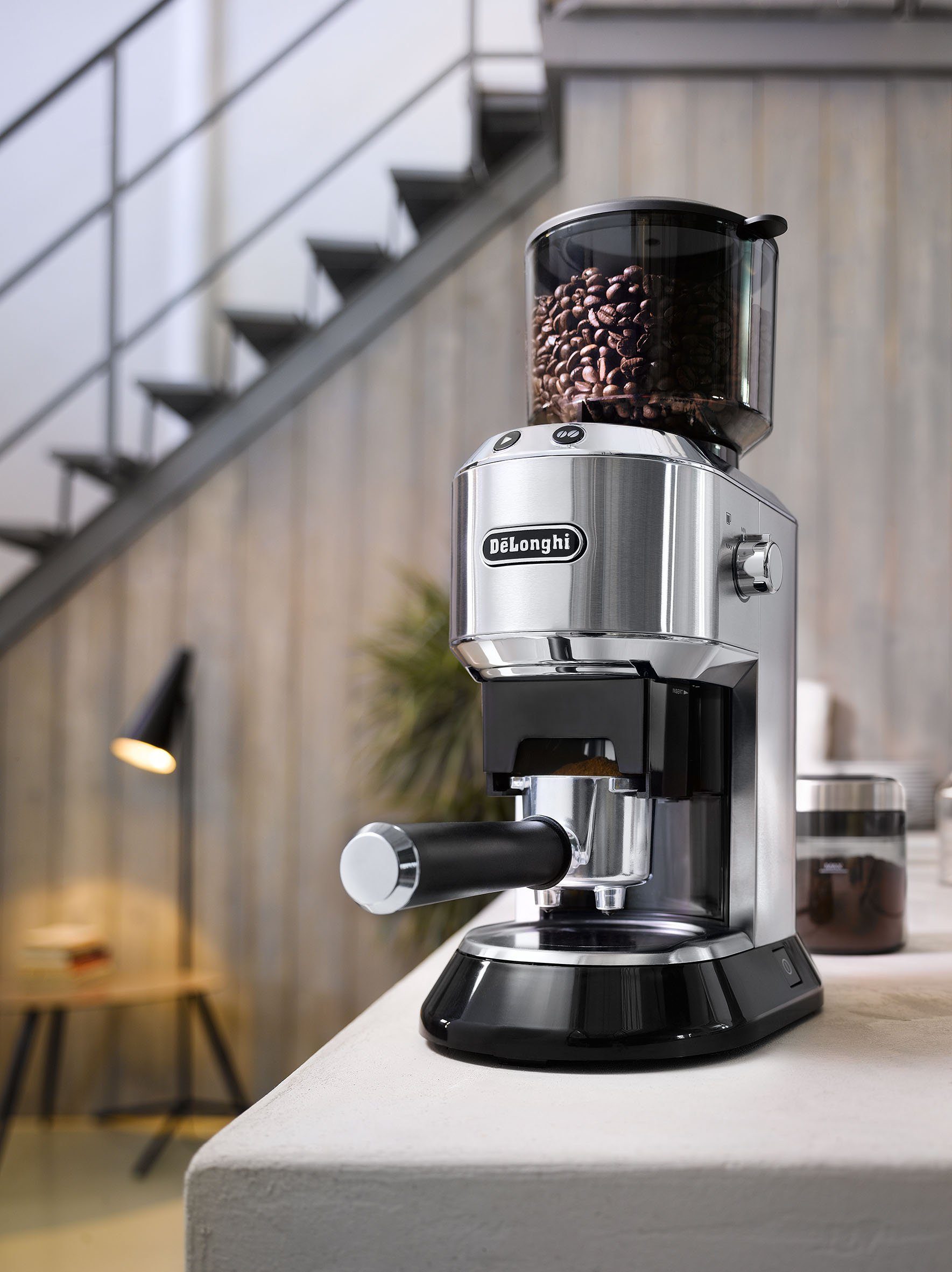 De'Longhi Siebträgermaschine ECKG6821.M, inkl. Kaffeemühle, Tamper, Abschlagbox+ Kännchen
