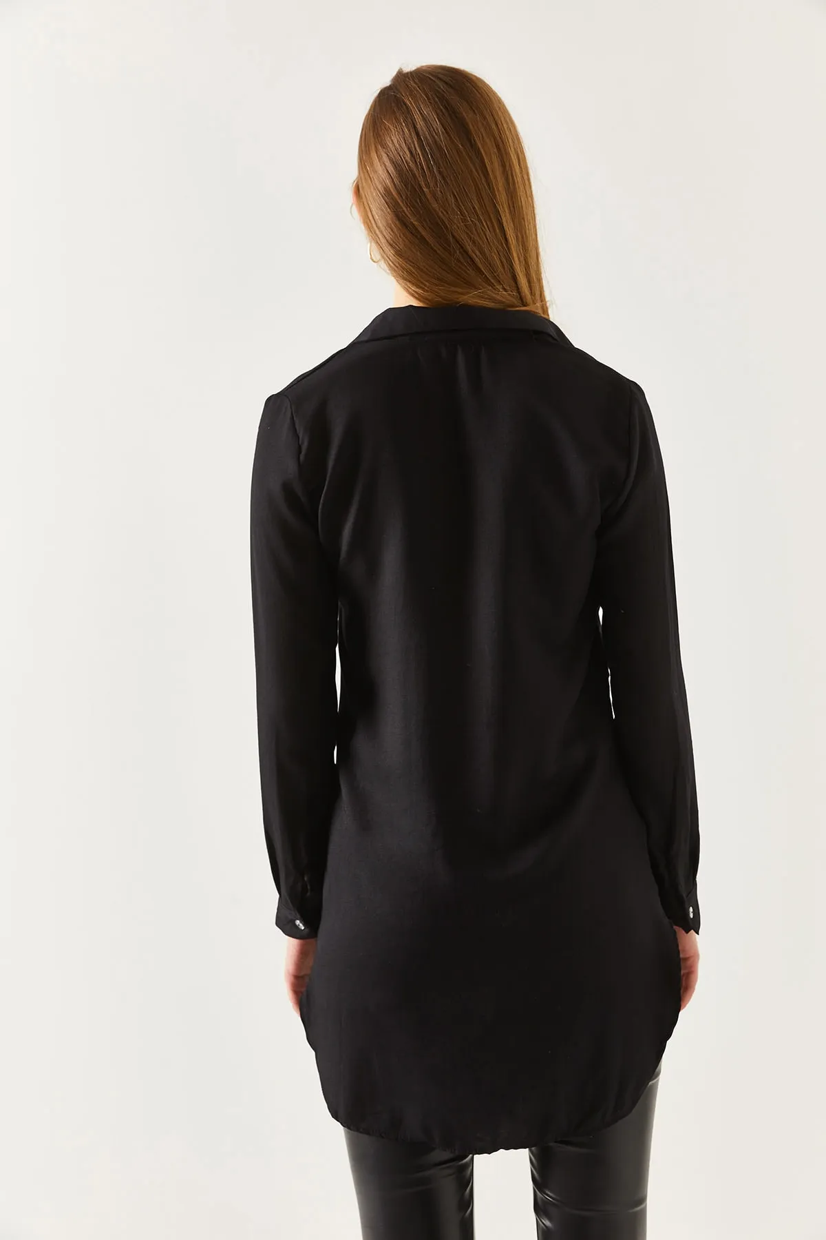 armonika  Schwarzes Tunika-Hemd für Damen ARM-19Y001003