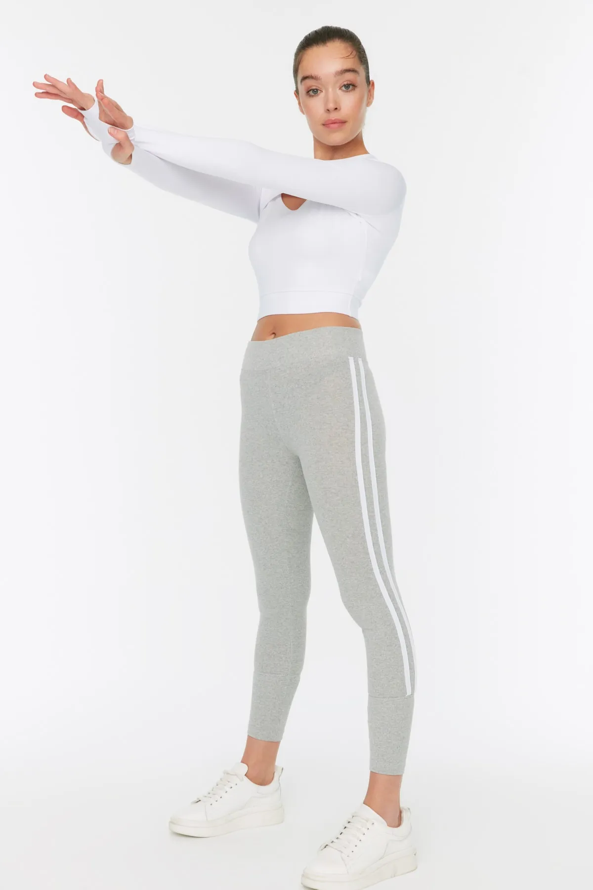 Trendyol Collection  Graue, detaillierte Strick-Sportstrumpfhose in voller Länge TWOSS21TY0011