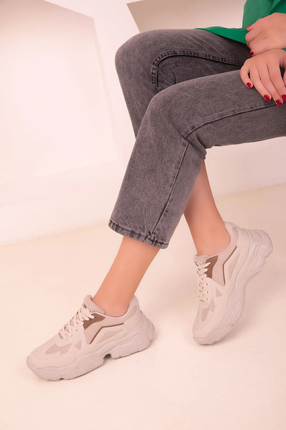 SOHO  Beige-braune Damen Sneakers 18148