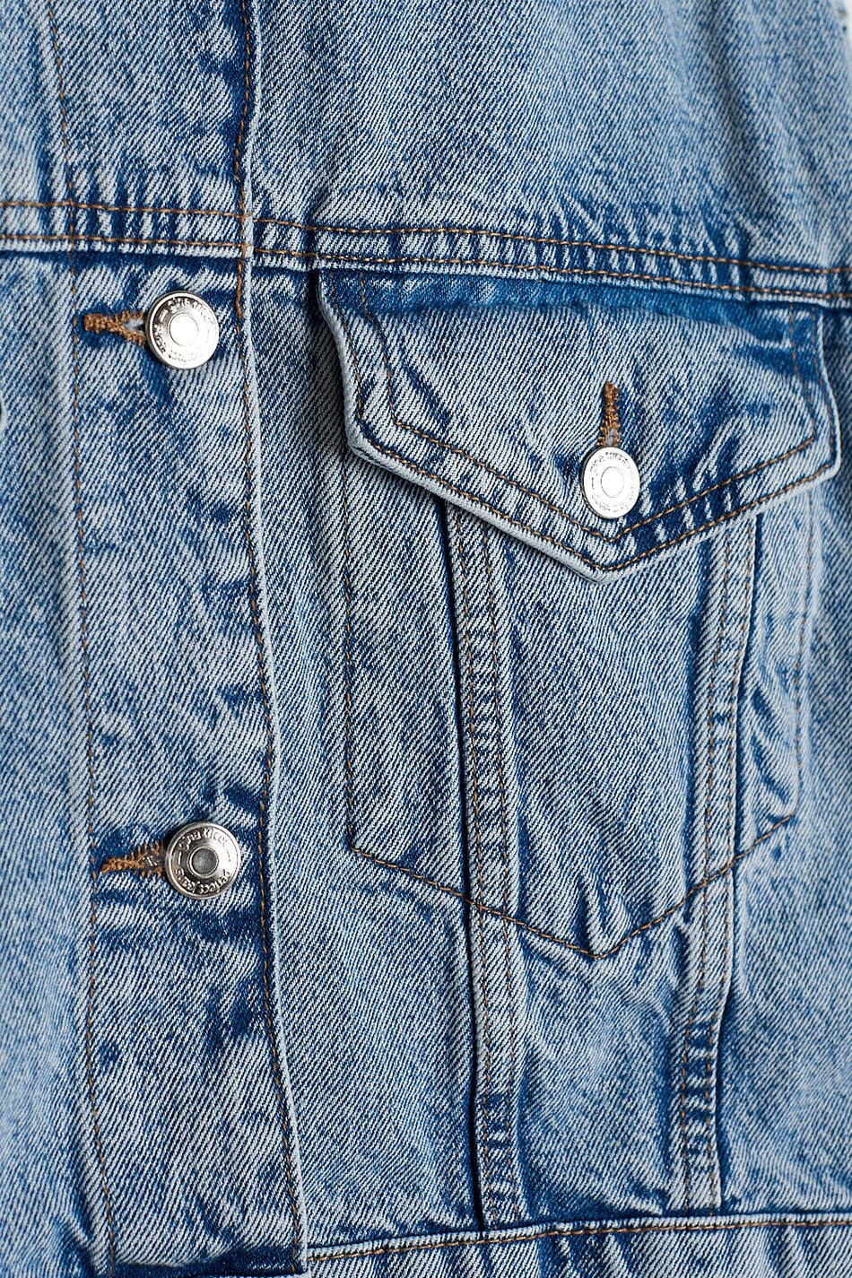Cropped denim jacket