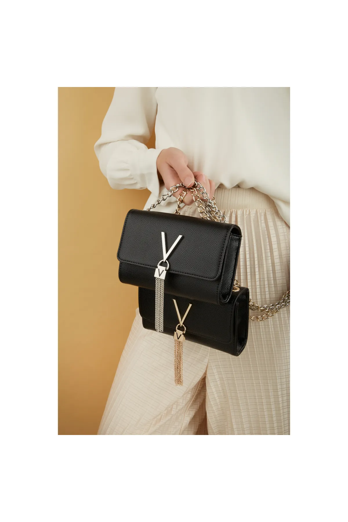 1'ASLAN  Valentino Bags Divina Damen Umhã¤ngetasche Schwarz Vbs1r403gnerogold