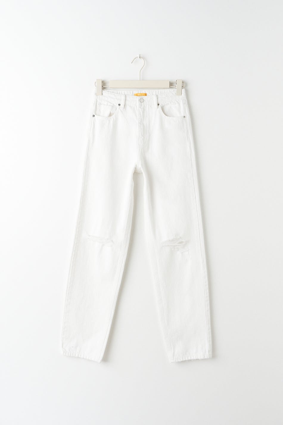 Straight 90s jeans