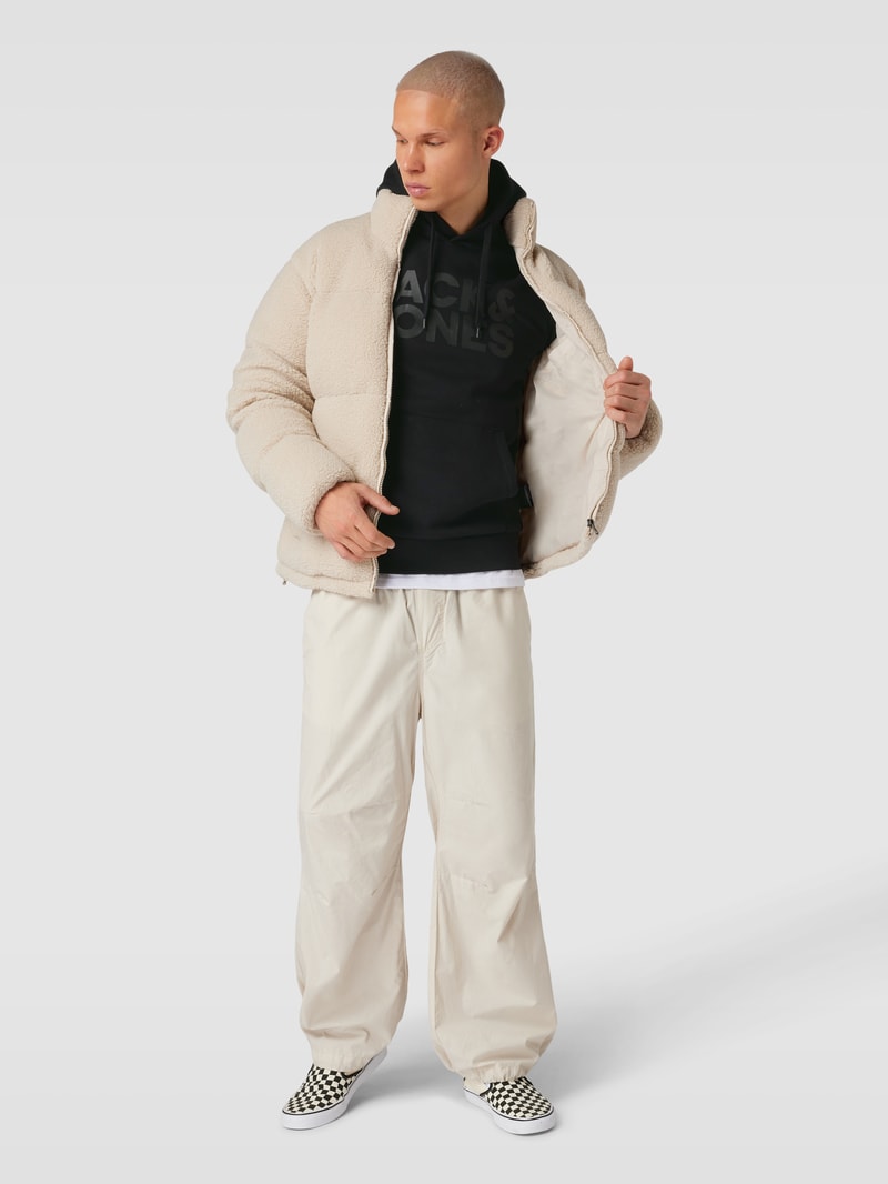Hoodie mit Label-Print in schwarz