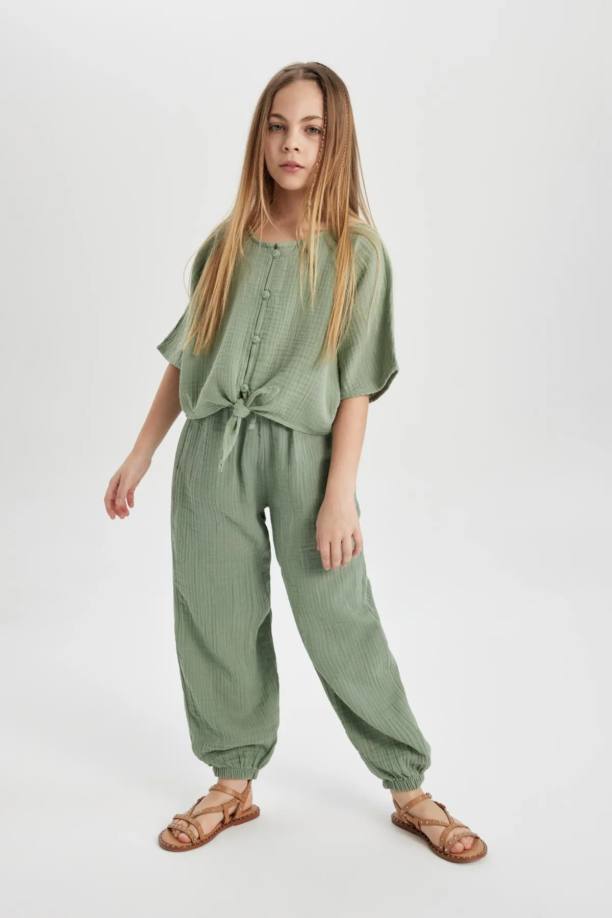 DeFacto  Hose aus Fallschirmbaumwolle für Mädchen B5044A824SM