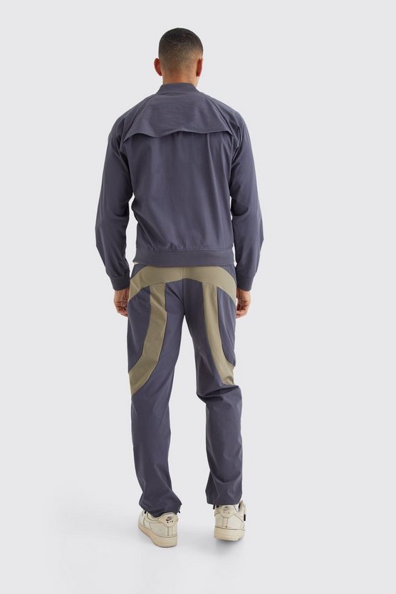 Gerade Hose mit elastischem Bund