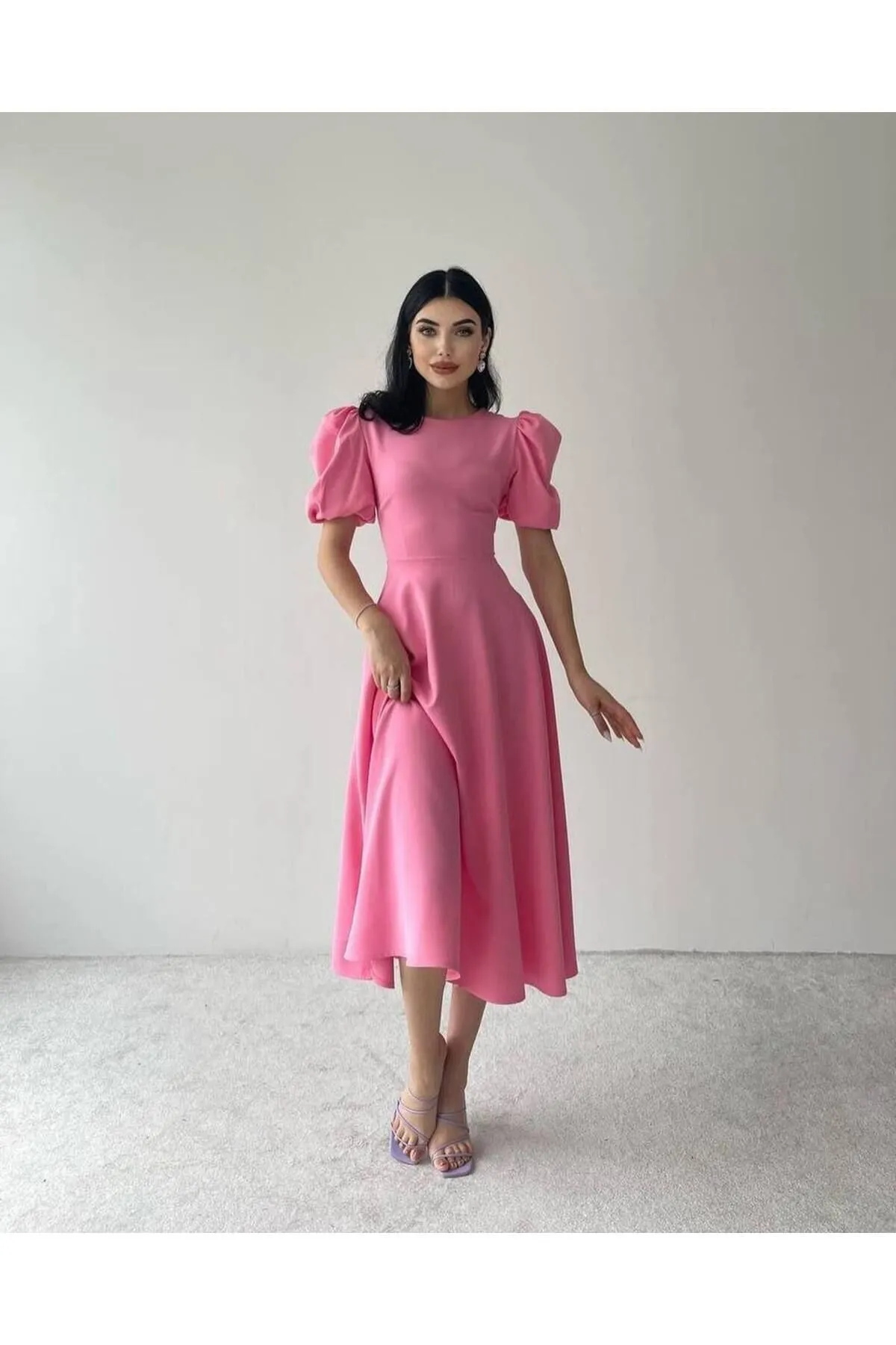 SONREİR  MIDIKLEID MIT WASSERMELONEN-ÄRMELENDETAIL