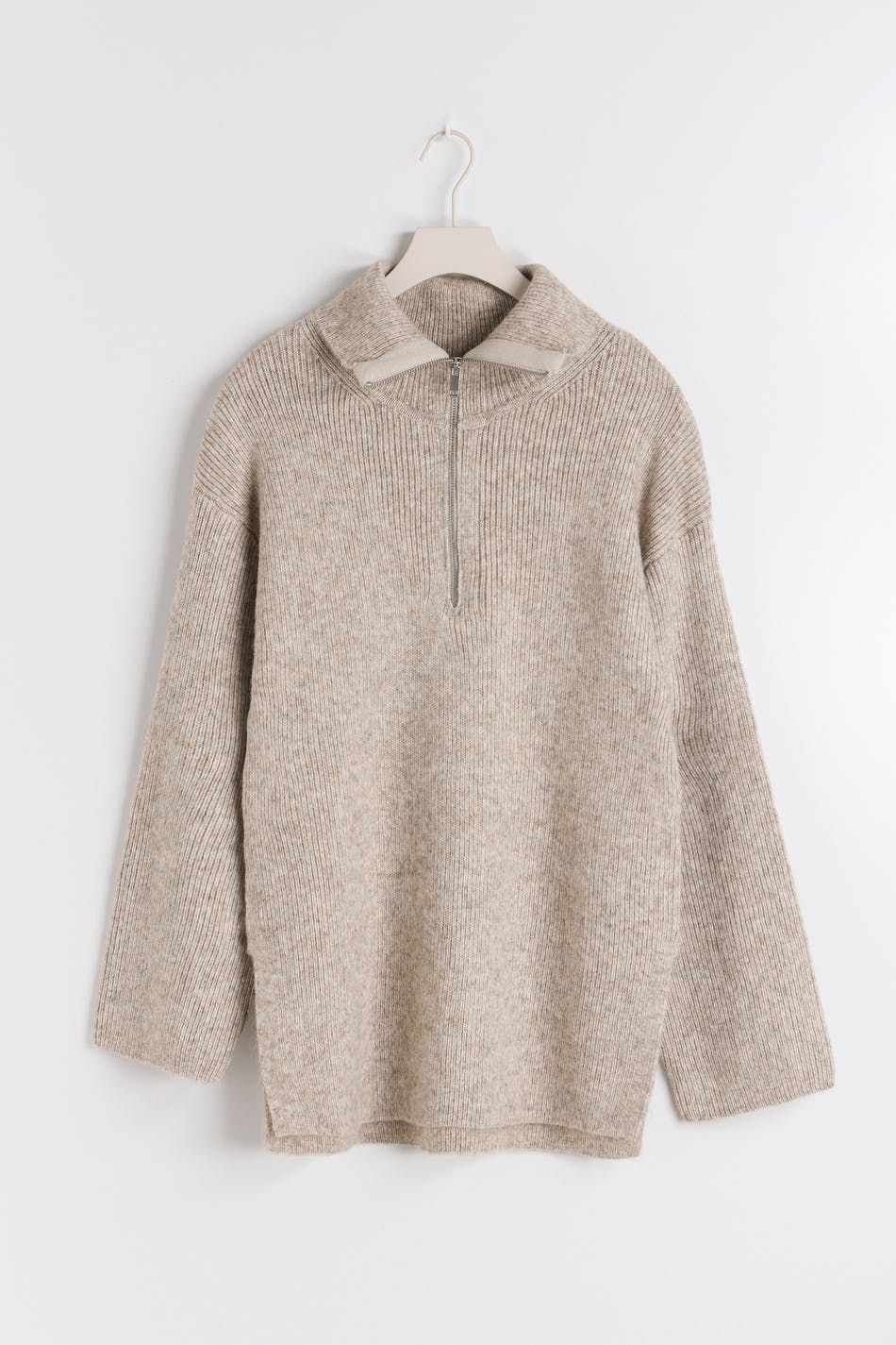 Long knitted zip sweater