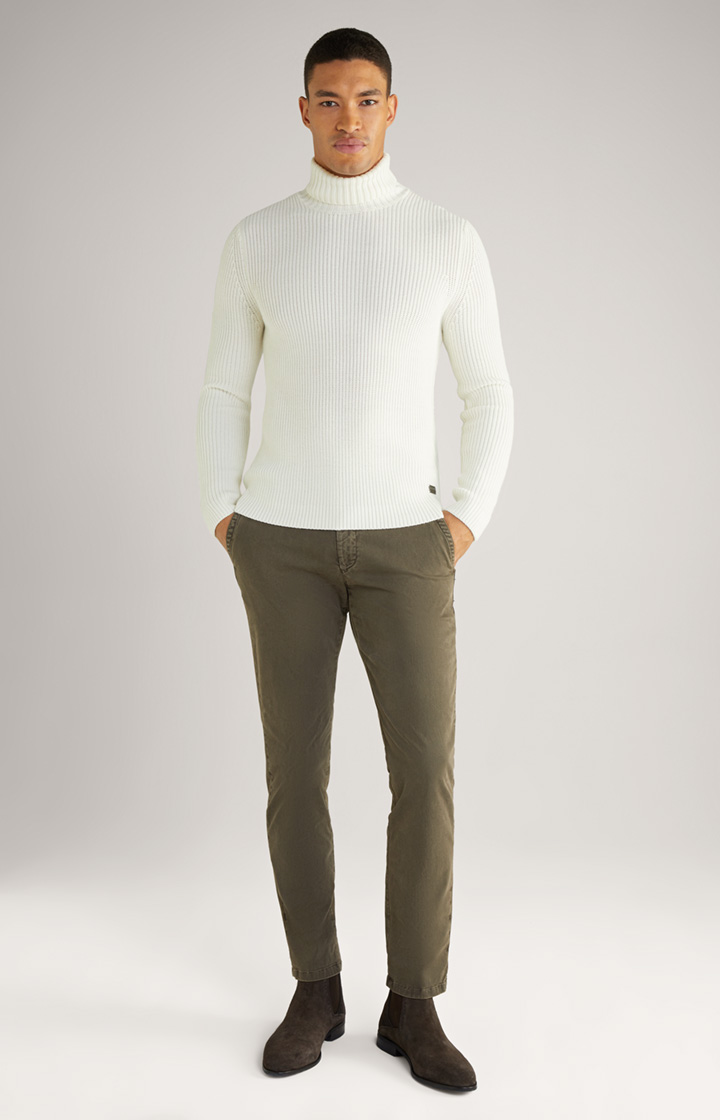 Chino Matthew in Oliv