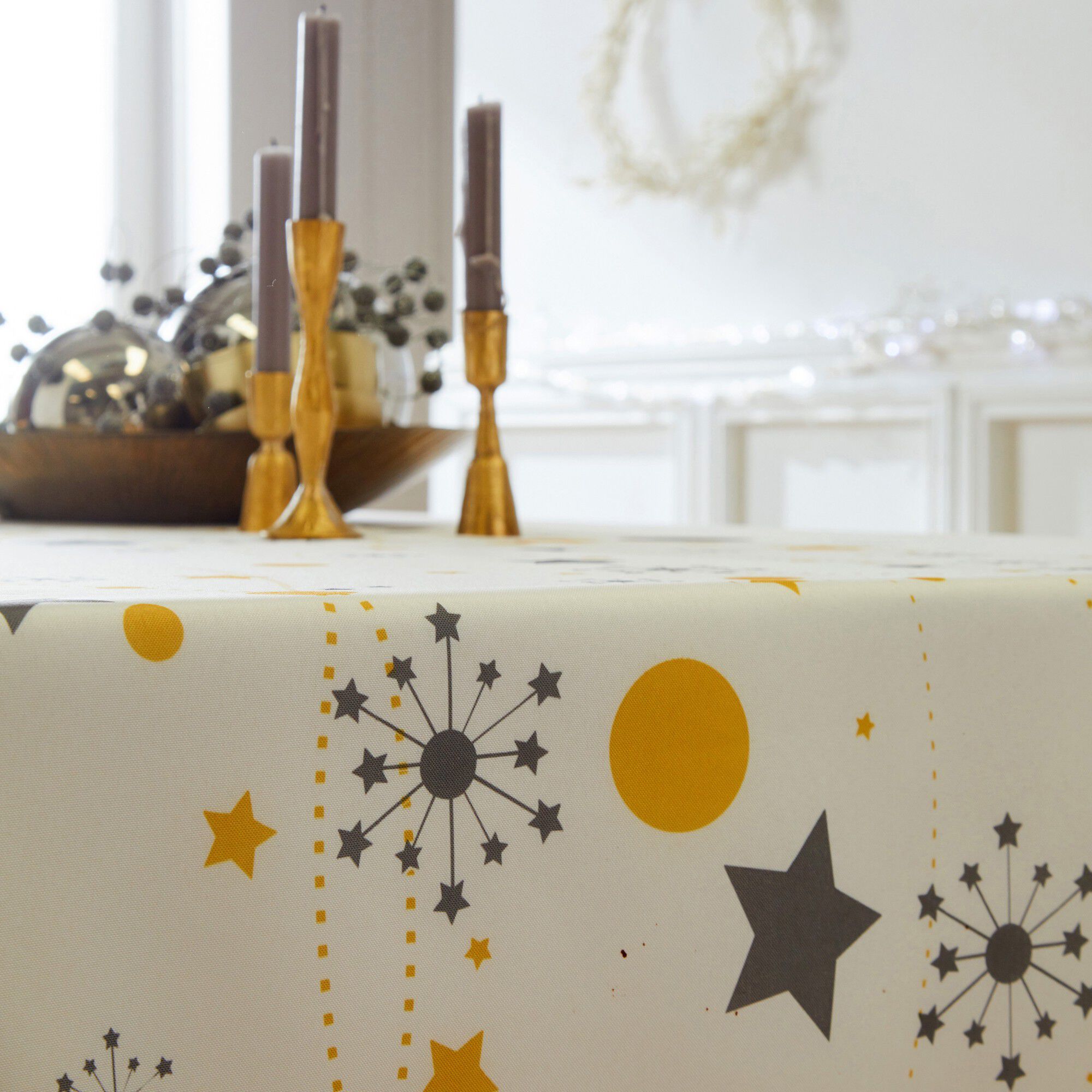 Nappe polyester imprimé étoiles