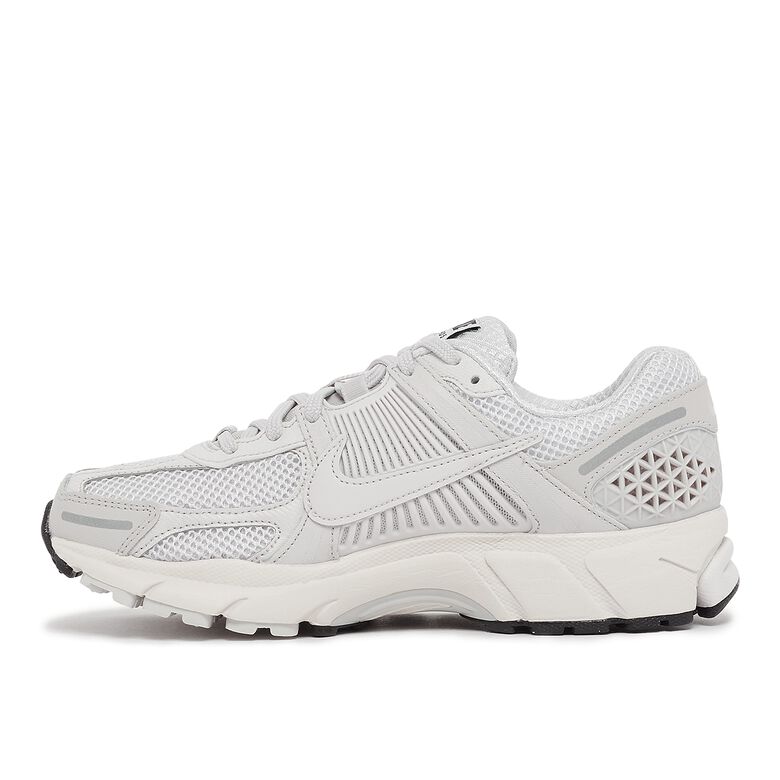 NIKE Wmns Zoom Vomero 5 SP vast grey/vast gey-black-sail