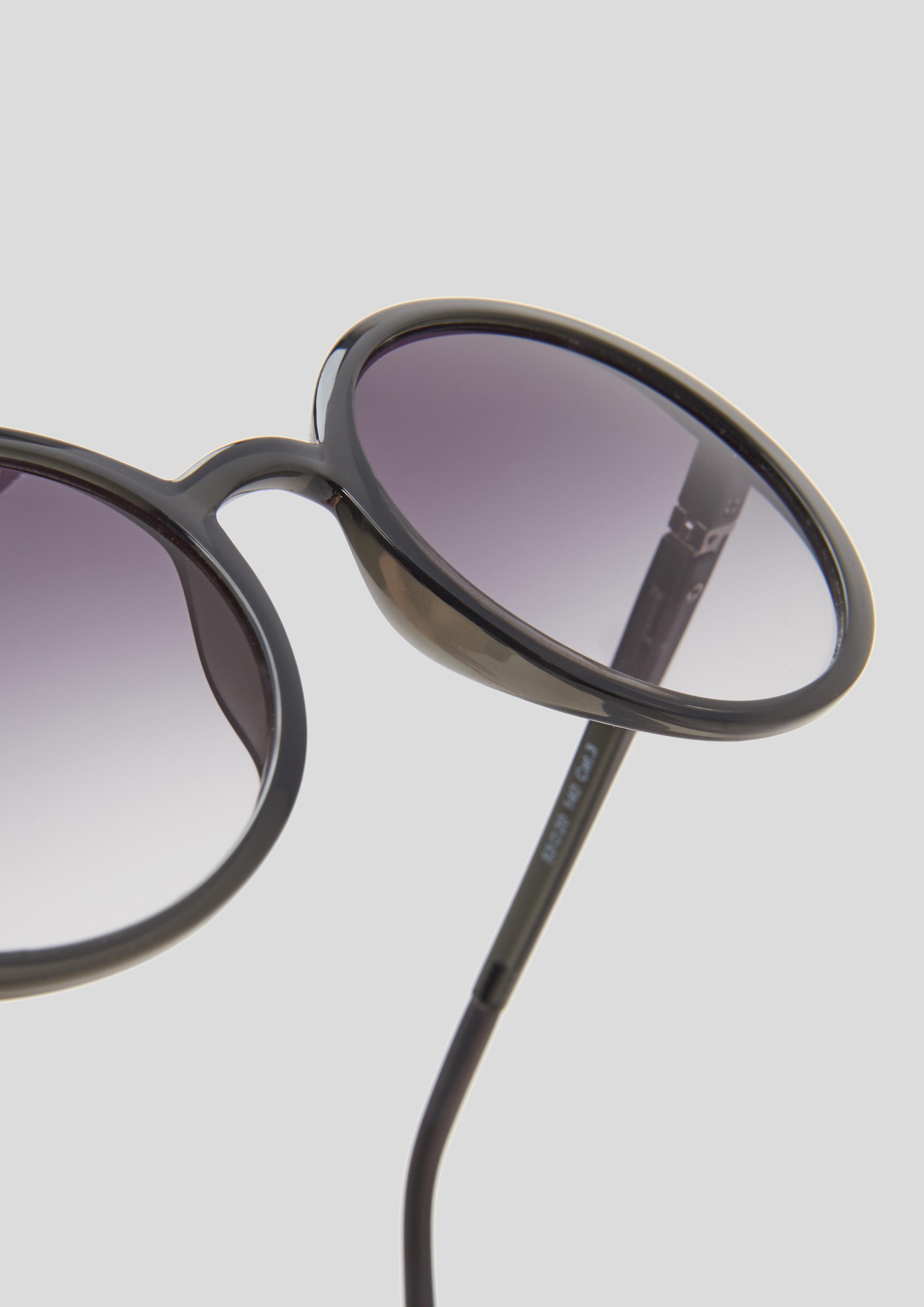 Sonnenbrille mit großen Gläsern  144.120.141.98545-800